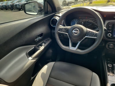 2023 Nissan Kicks SR