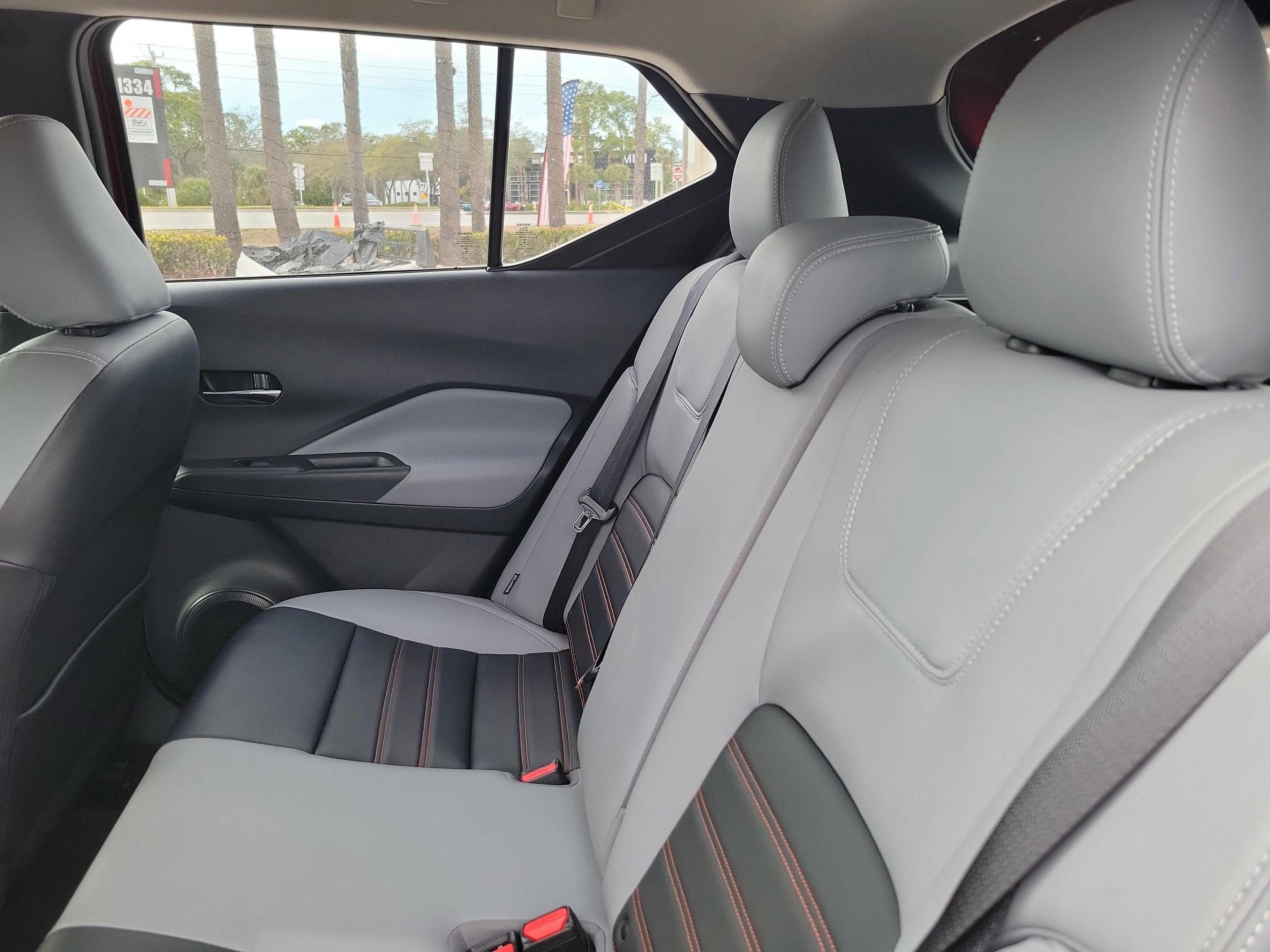 2022 Nissan Kicks SR