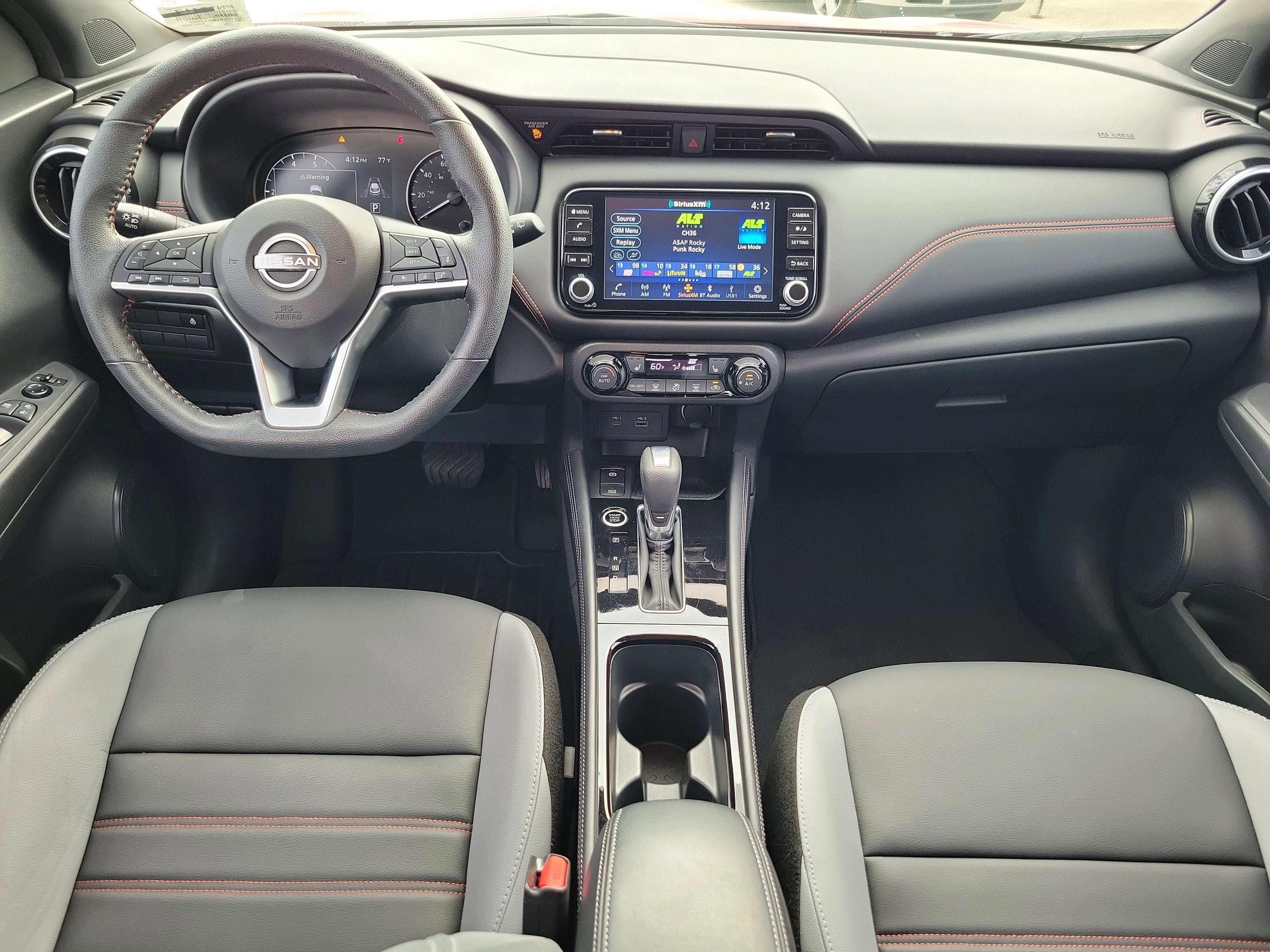 2022 Nissan Kicks SR