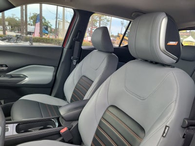 2022 Nissan Kicks SR