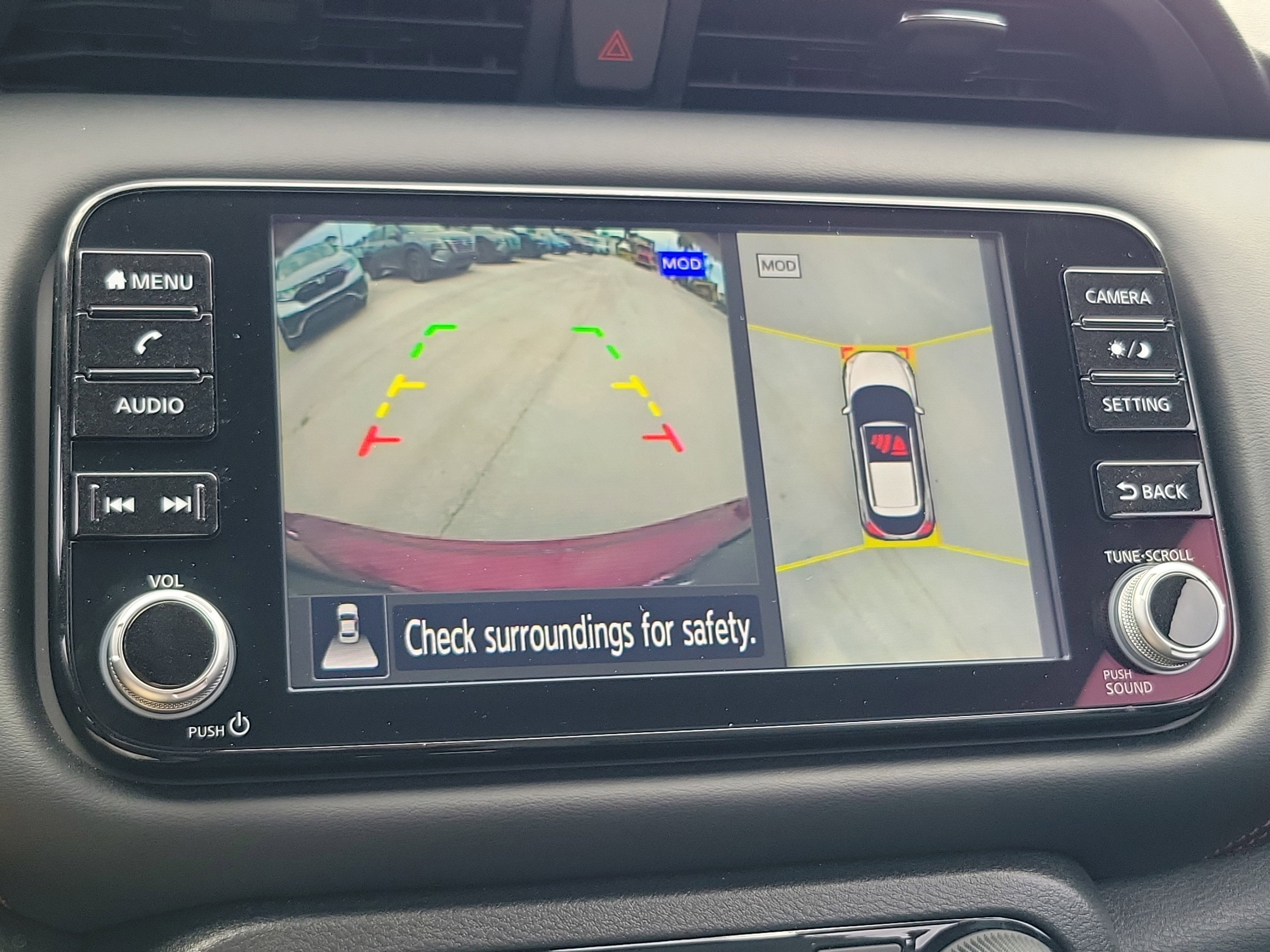 2022 Nissan Kicks SR