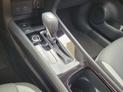 2022 Nissan Kicks SR