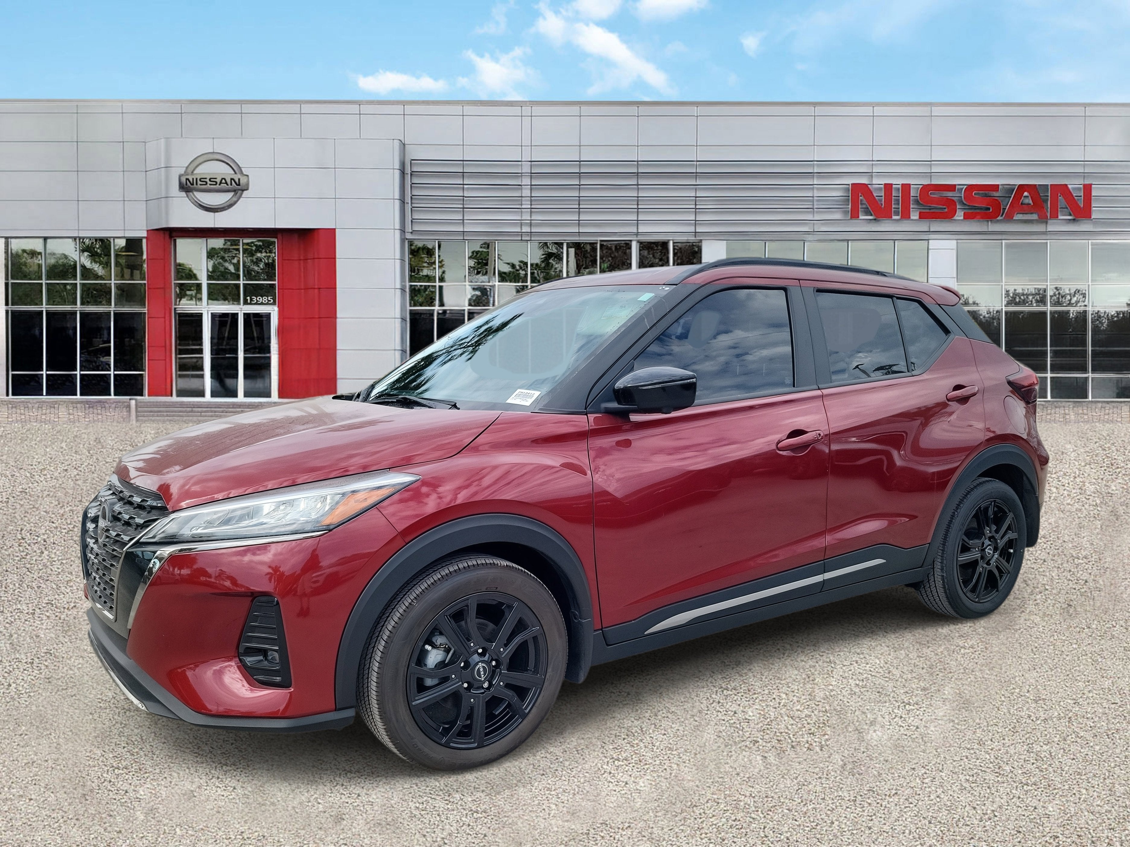 2022 Nissan Kicks SR