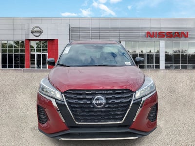 2022 Nissan Kicks SR