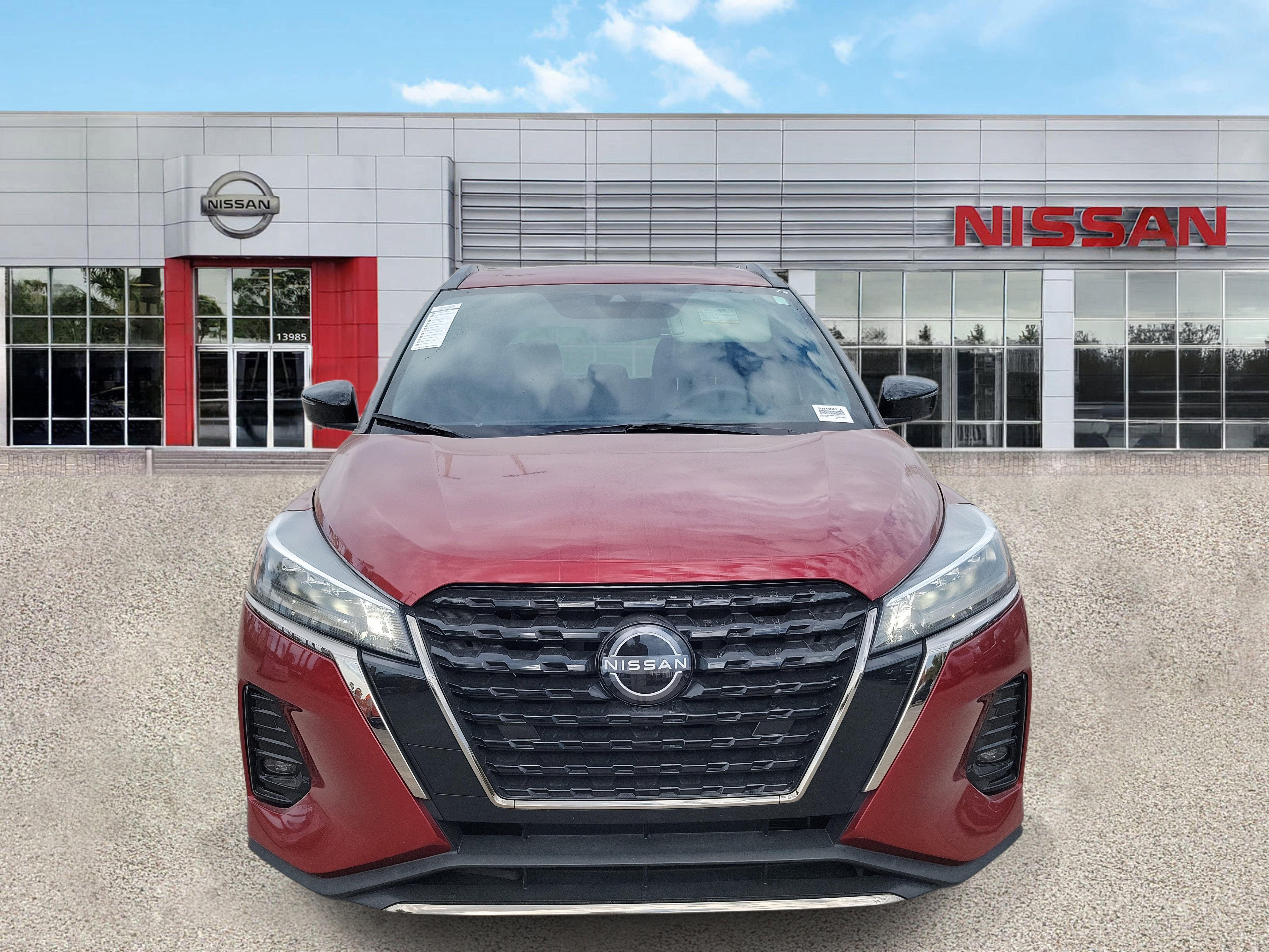 2022 Nissan Kicks SR