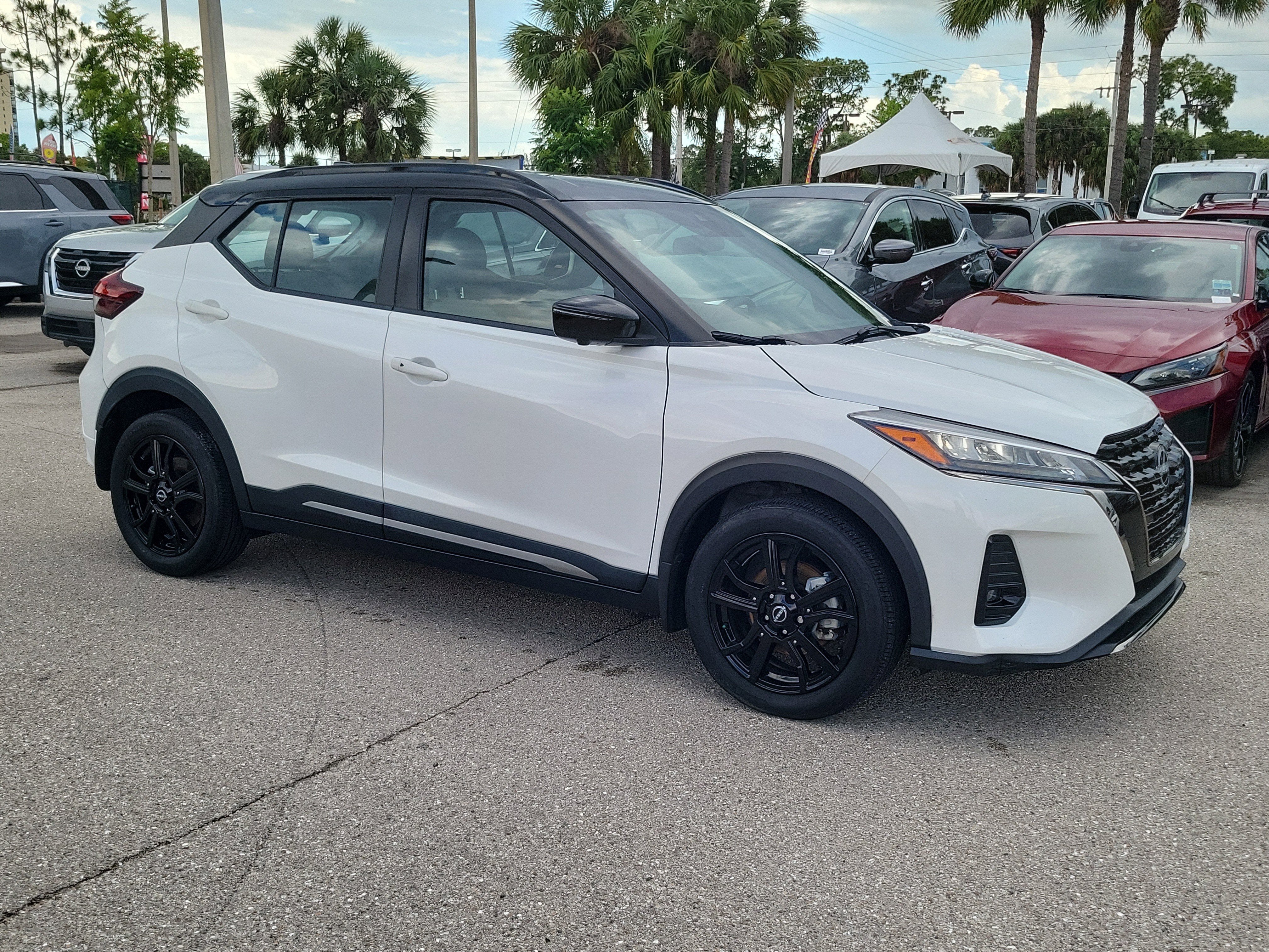 2023 Nissan Kicks SR