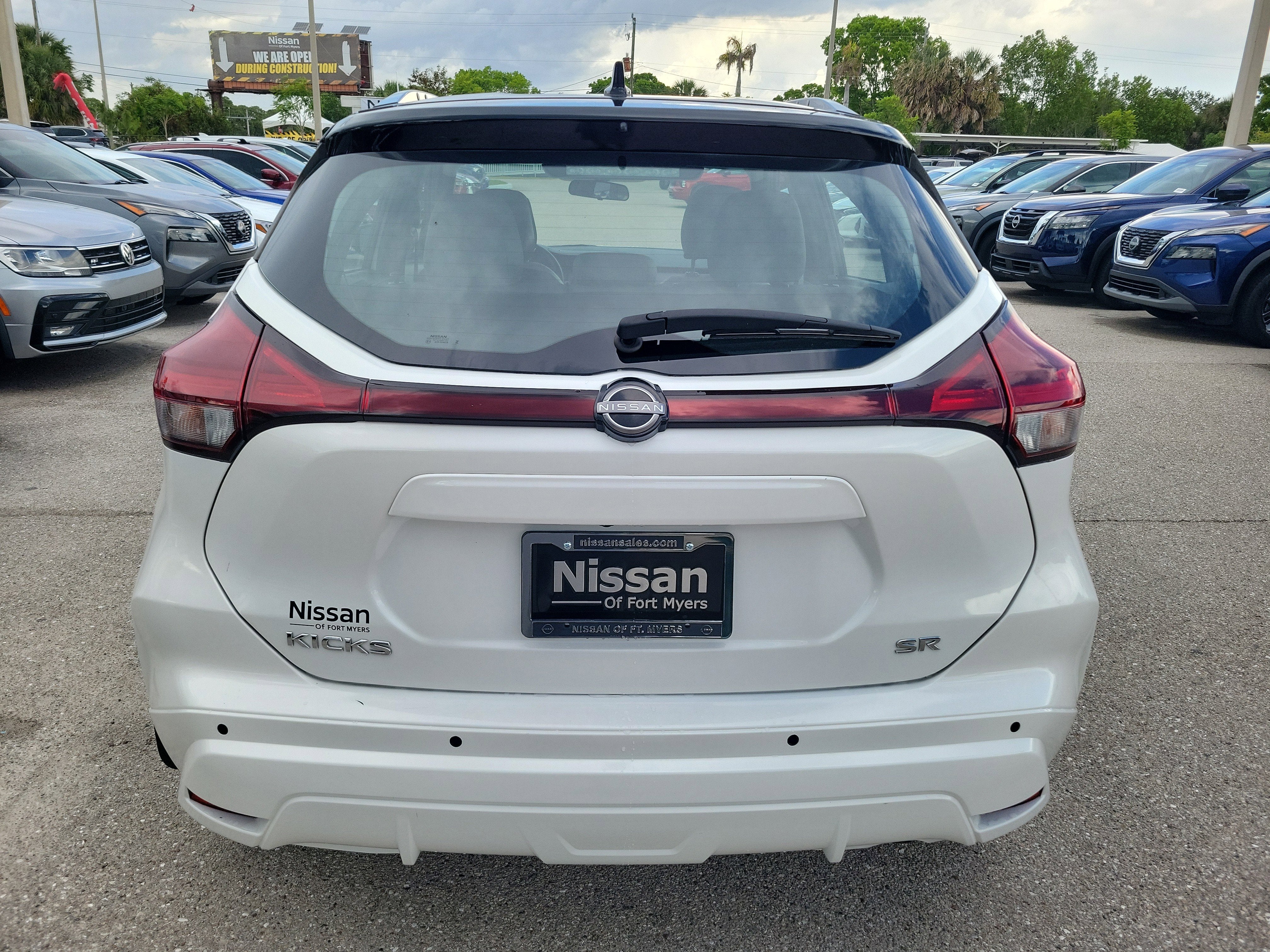 2023 Nissan Kicks SR