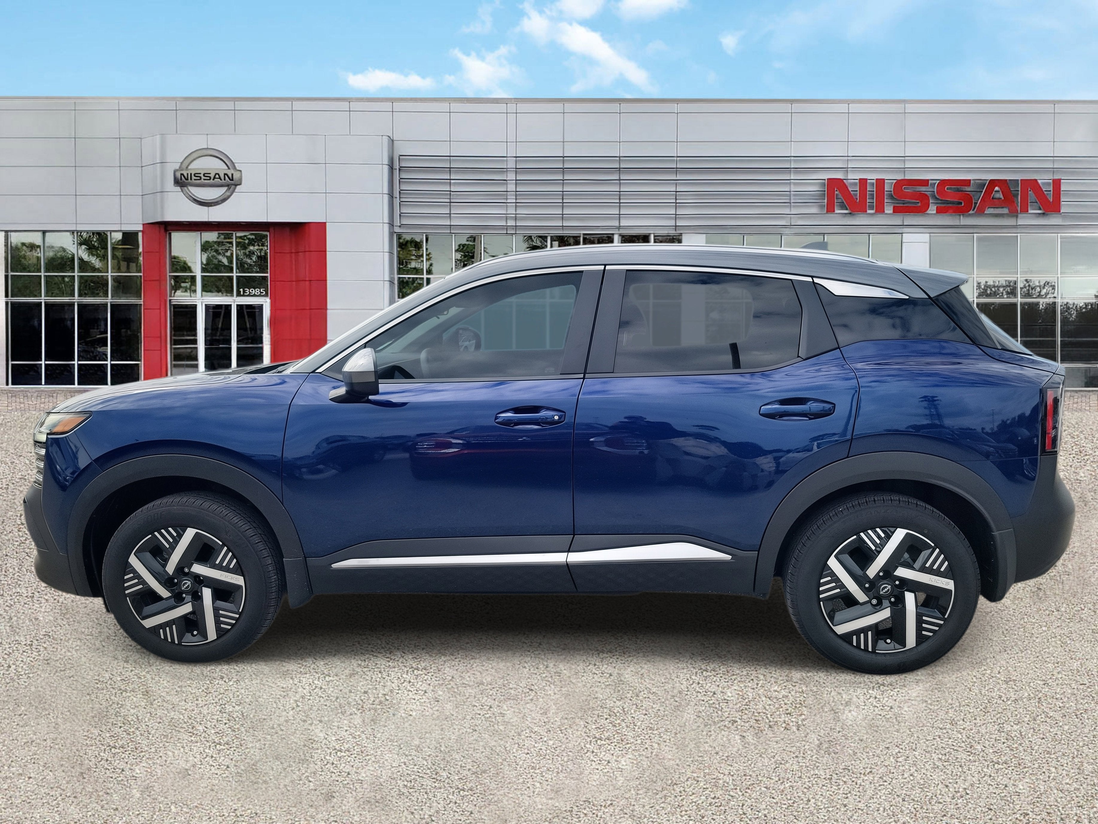 2025 Nissan Kicks SV