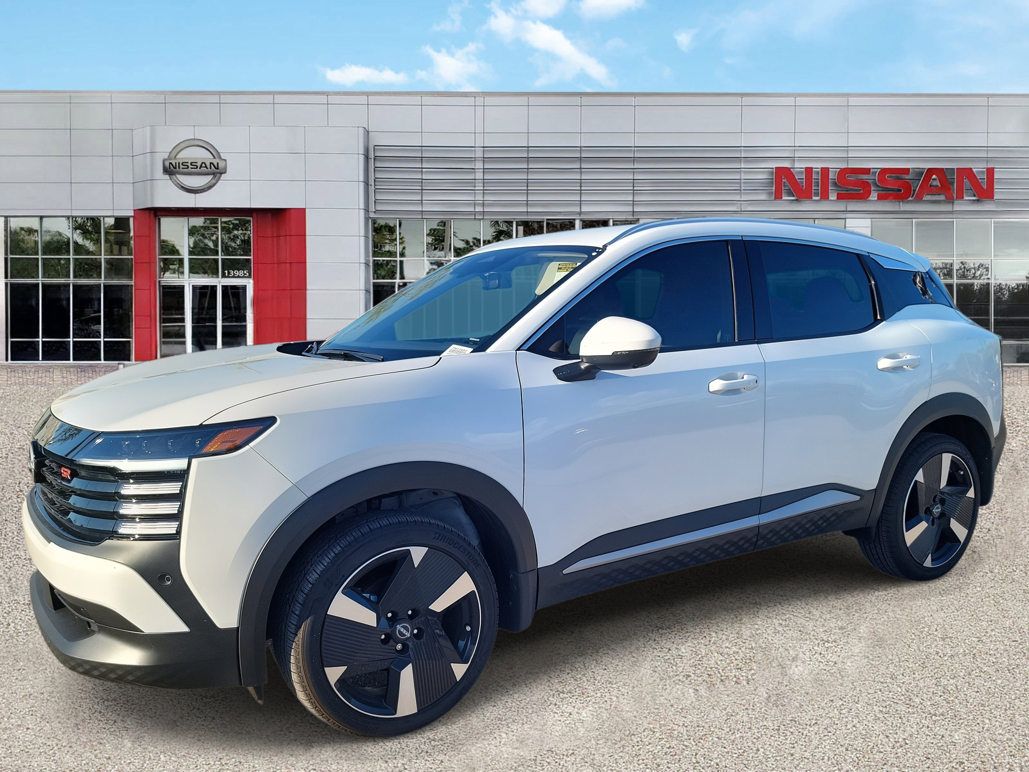2025 Nissan Kicks SR