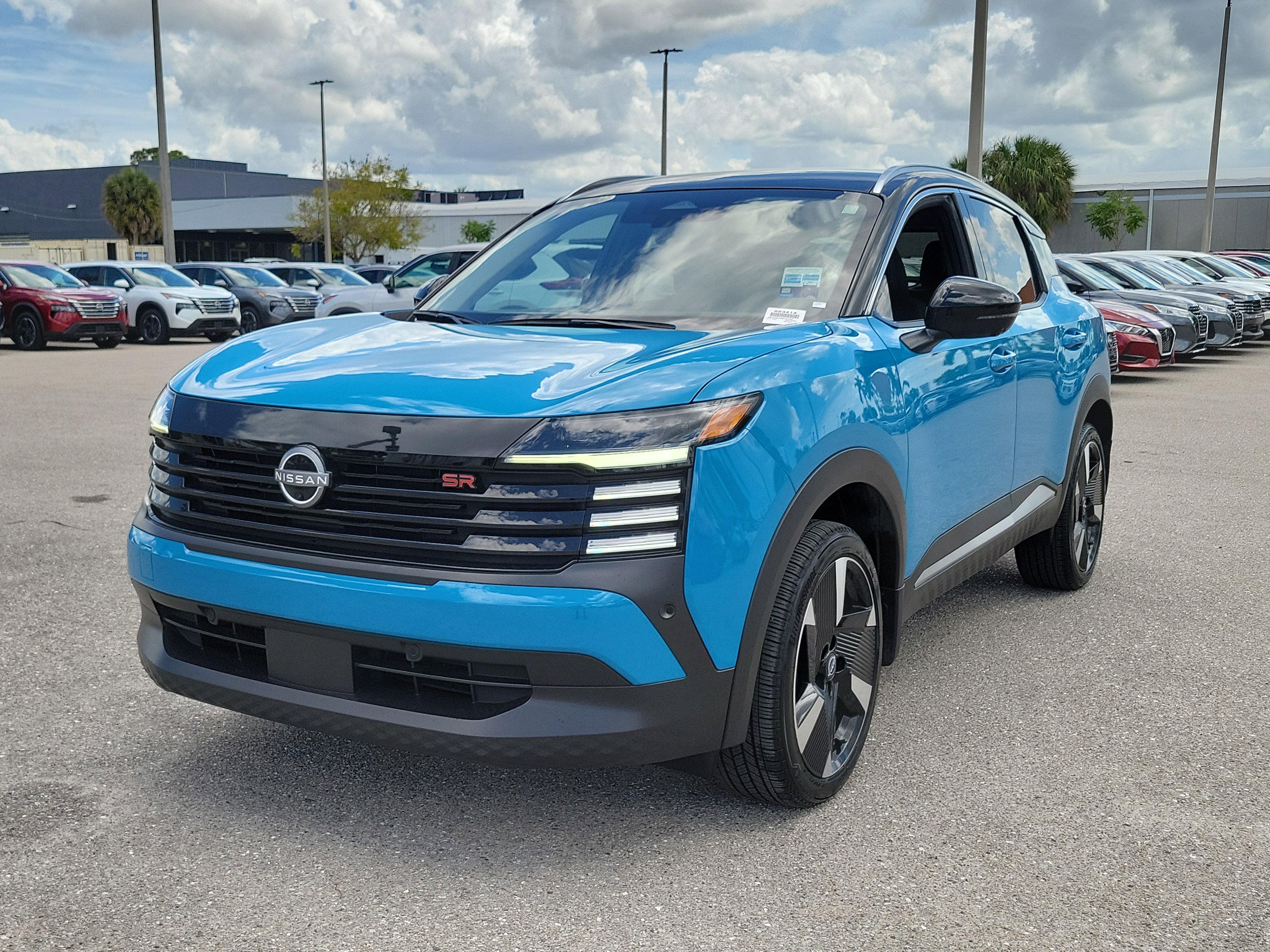 2025 Nissan Kicks SR