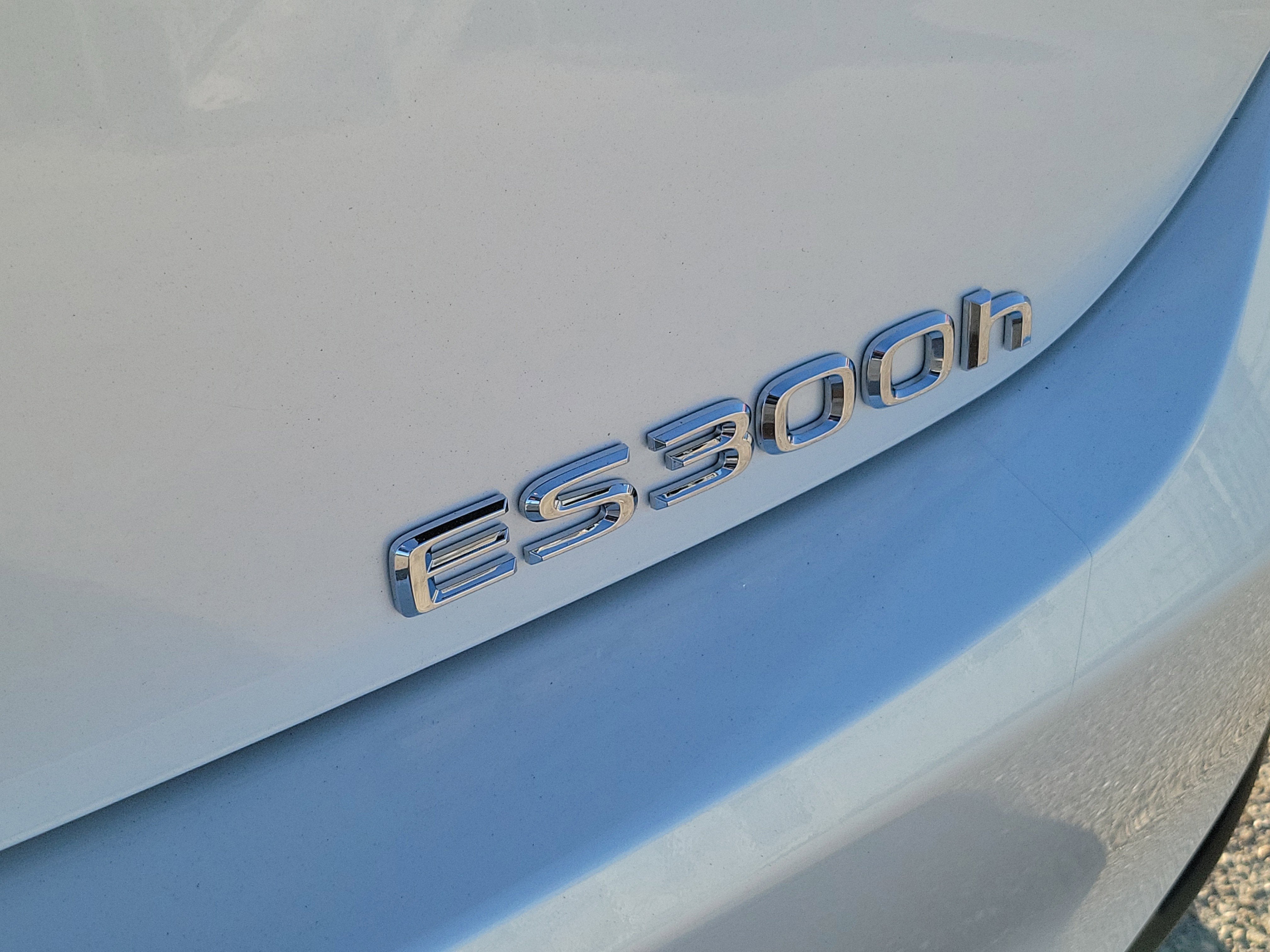 2023 Lexus ES ES 300h Luxury