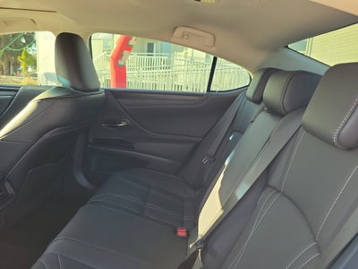 2023 Lexus ES ES 300h Luxury