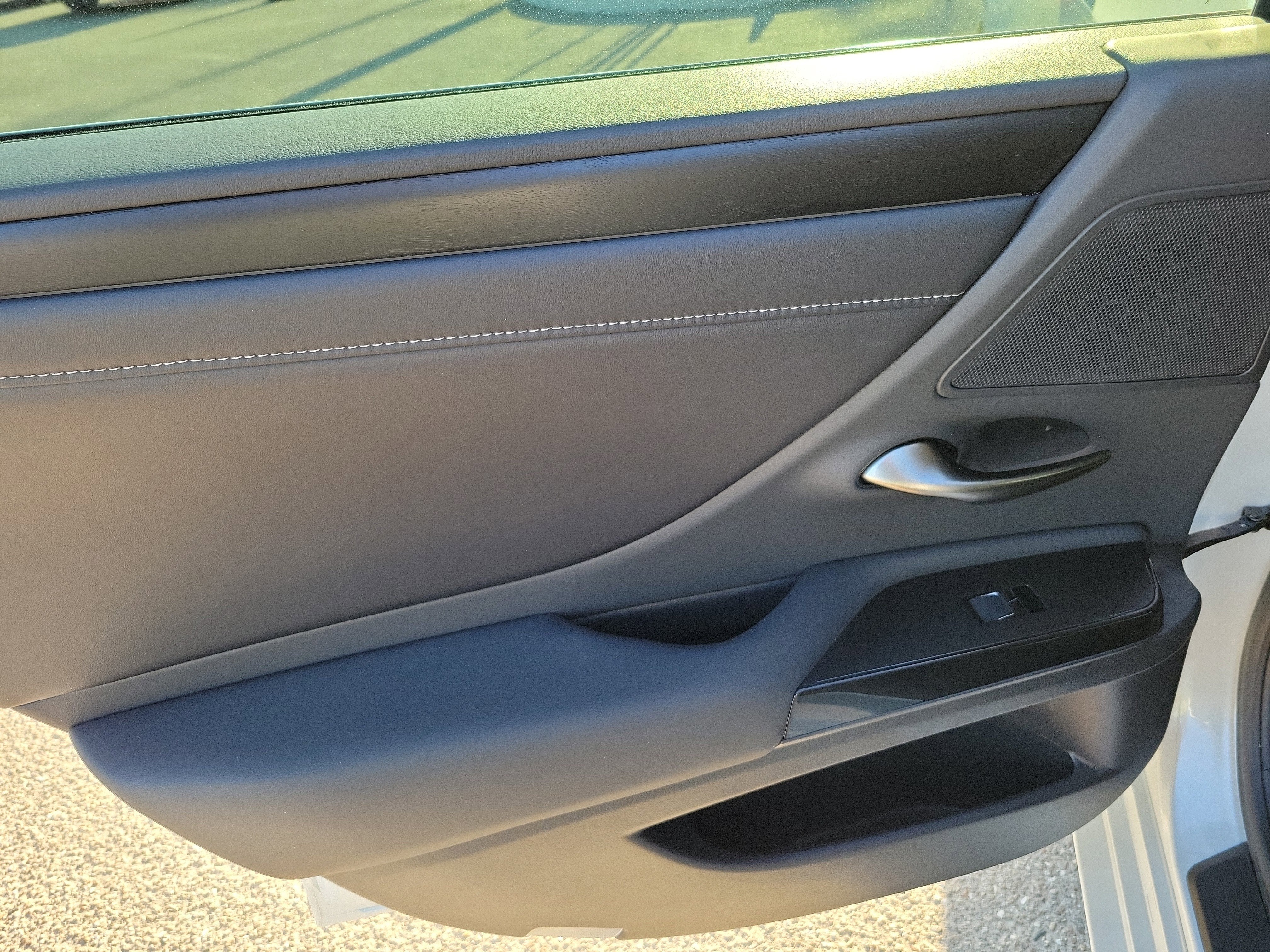 2023 Lexus ES ES 300h Luxury