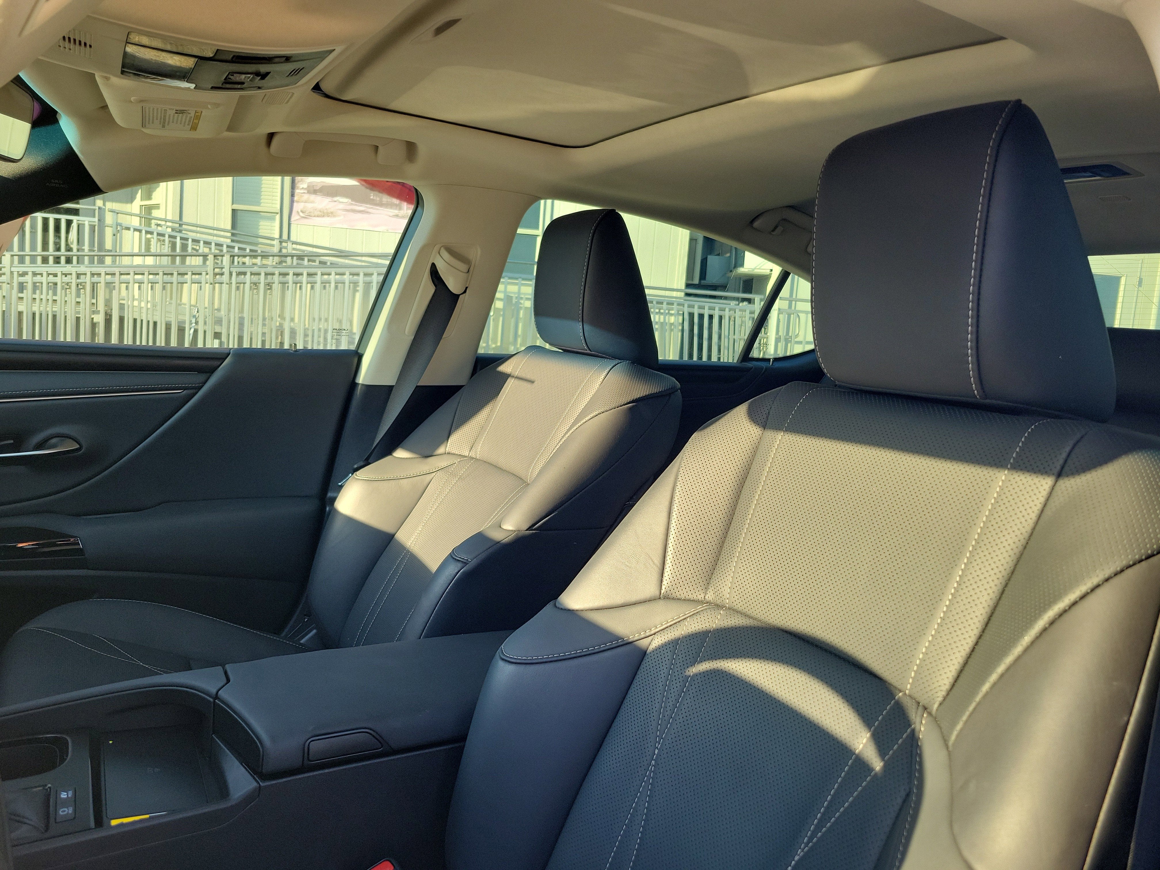 2023 Lexus ES ES 300h Luxury