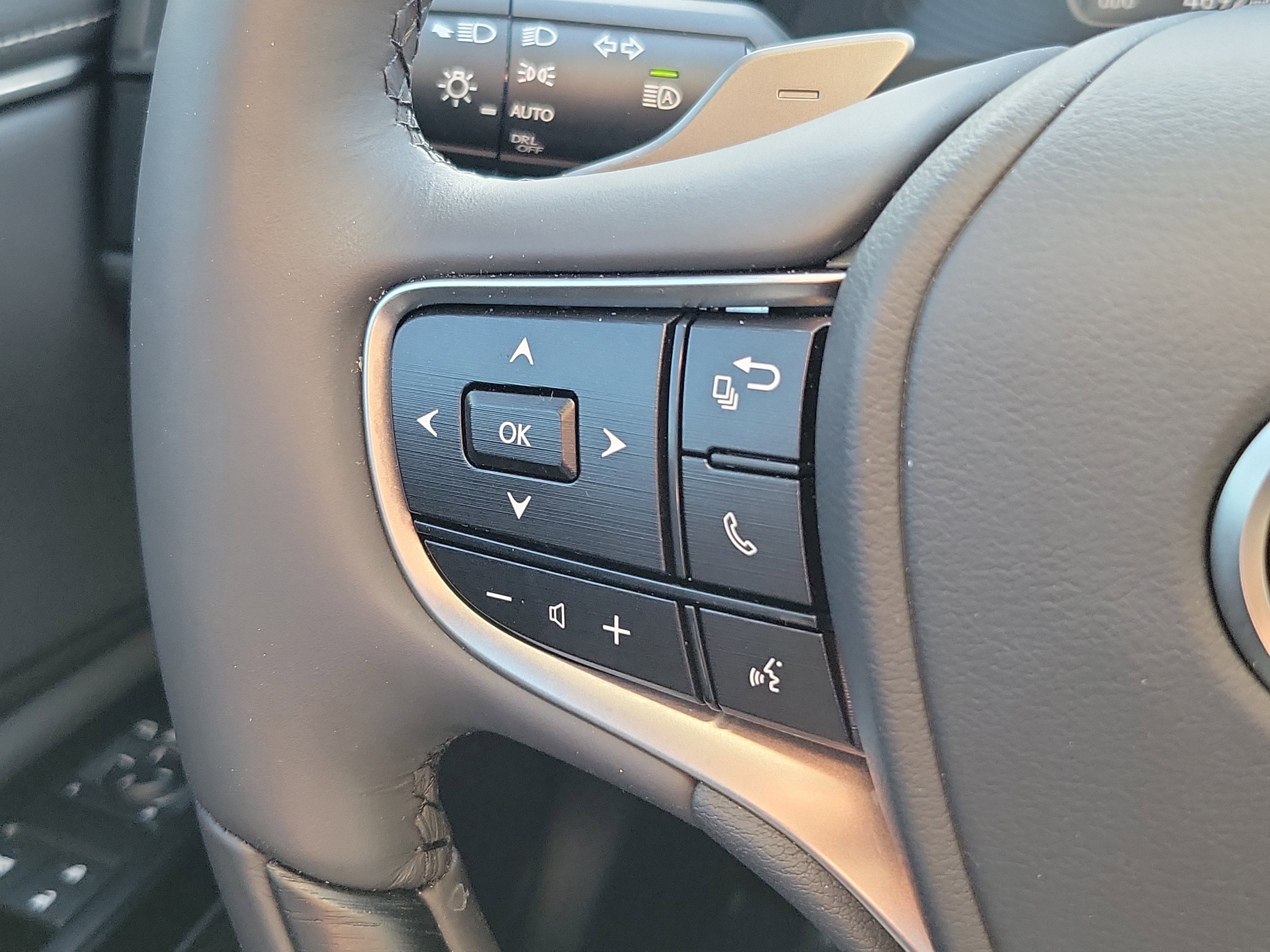 2023 Lexus ES ES 300h Luxury