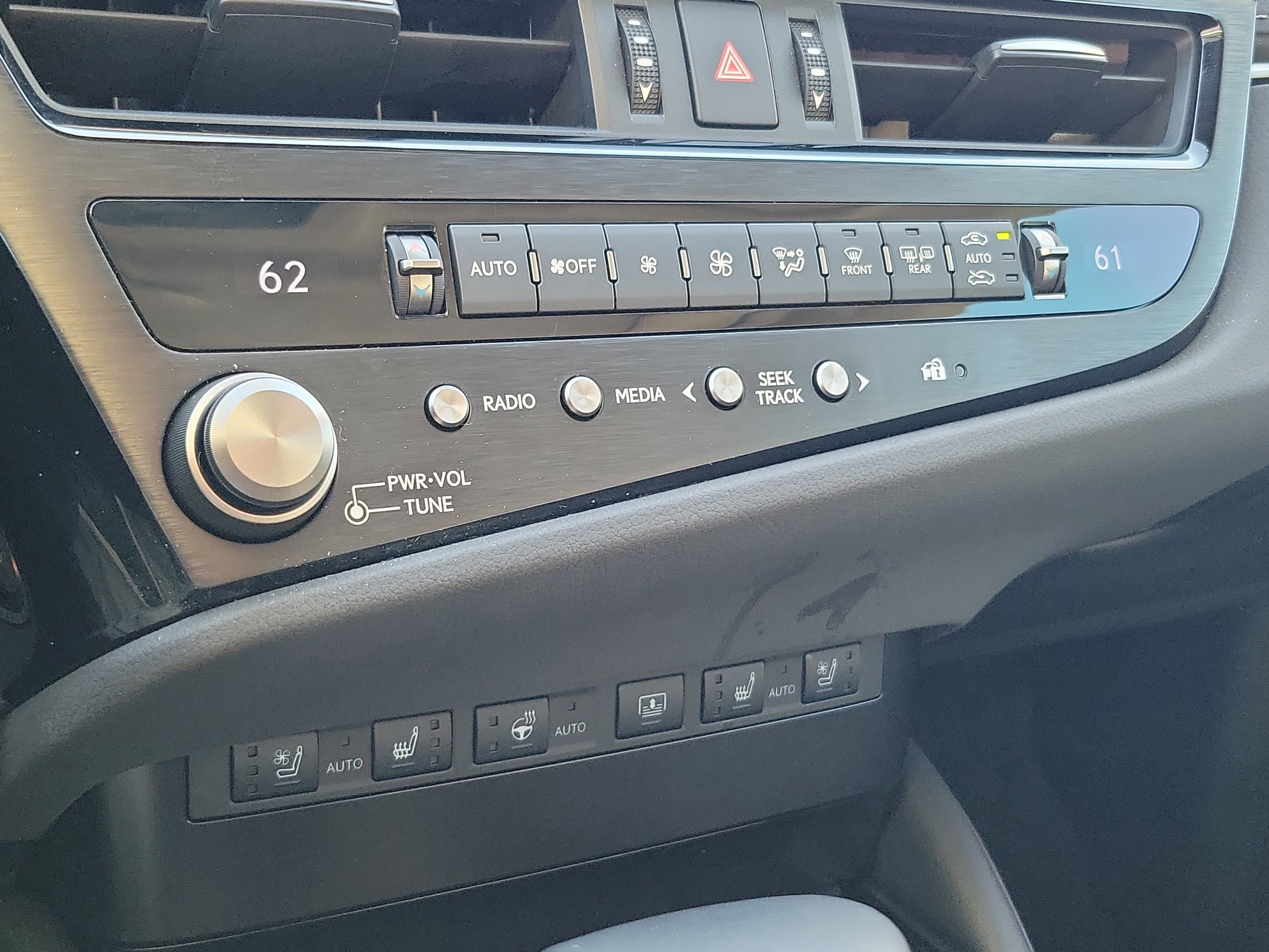 2023 Lexus ES ES 300h Luxury