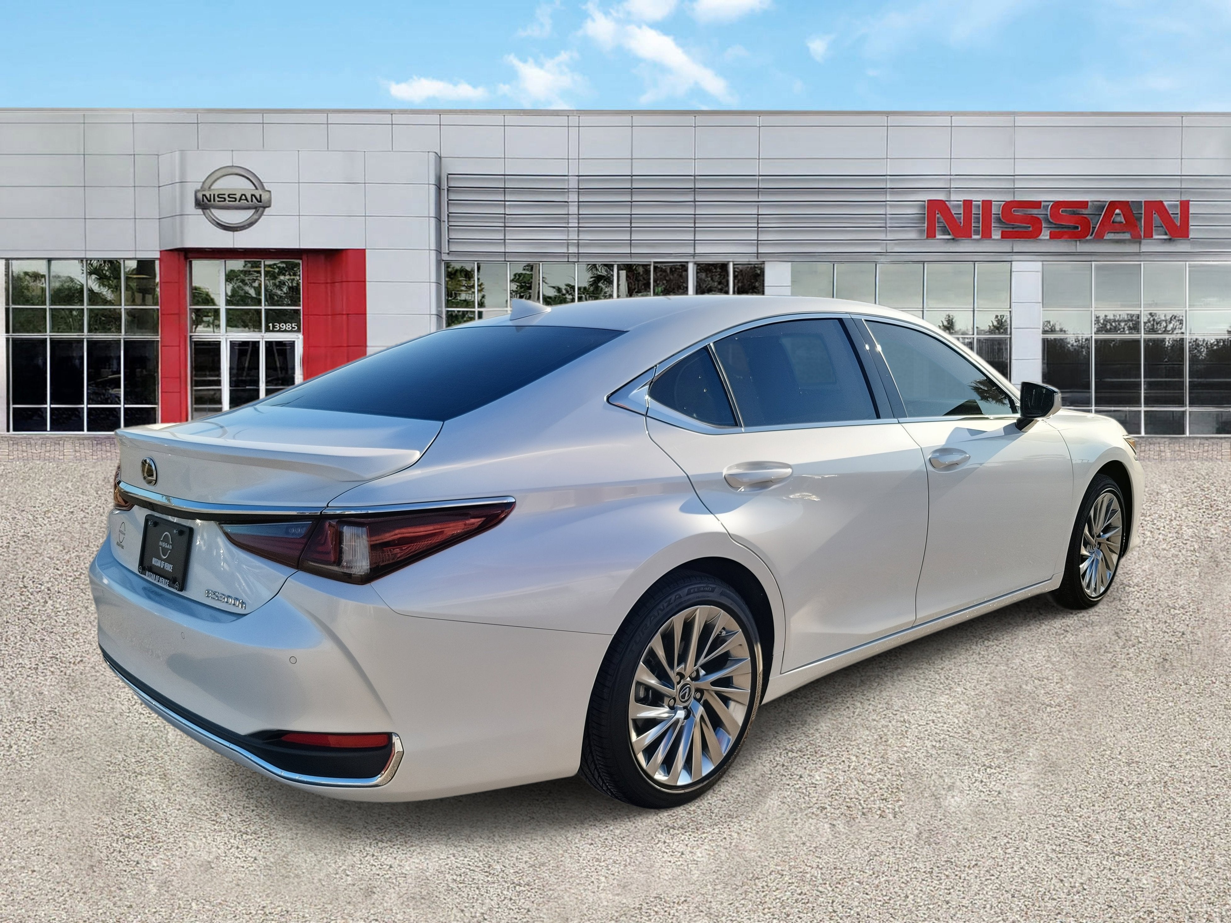 2023 Lexus ES ES 300h Luxury