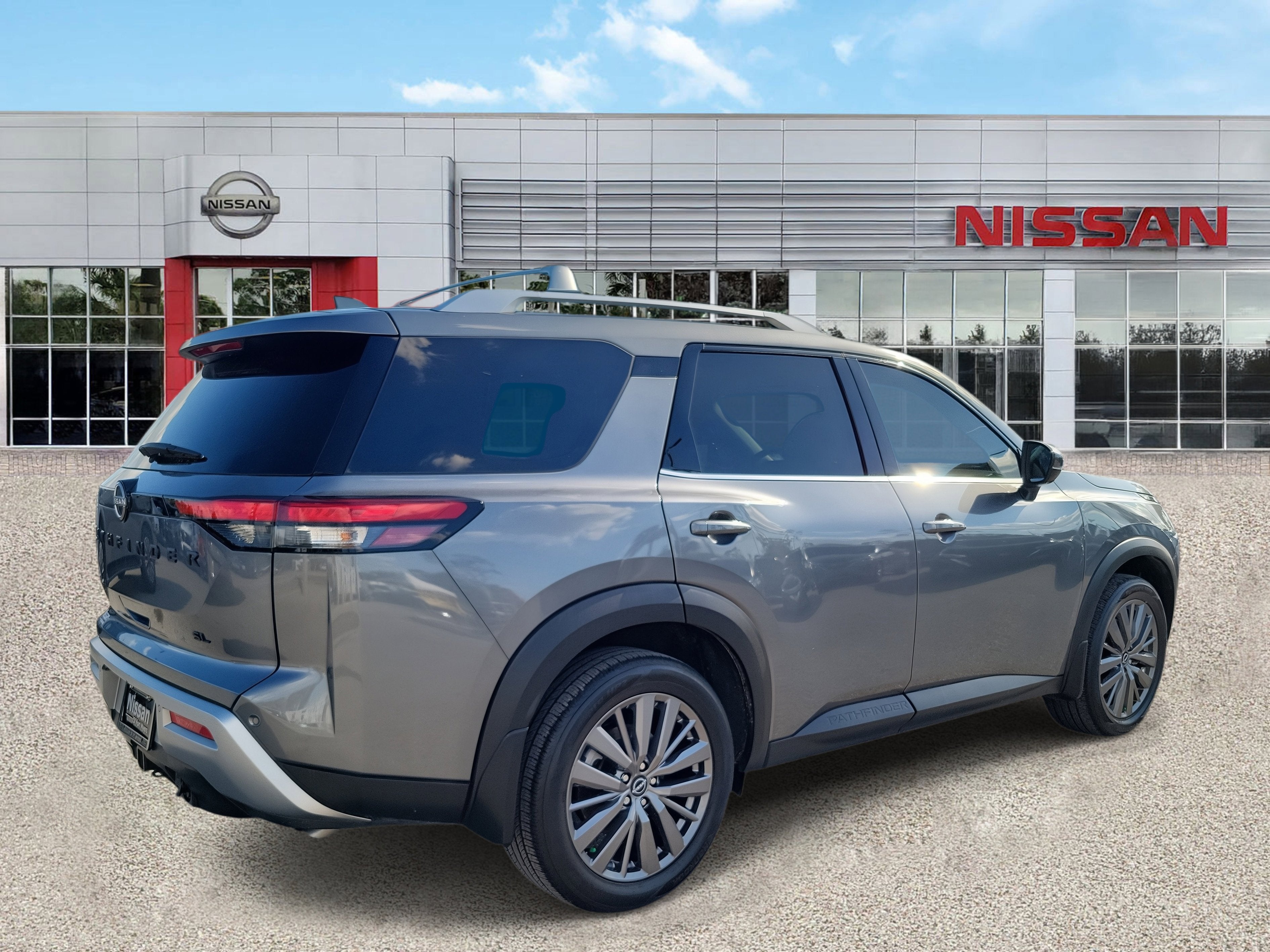 2024 Nissan Pathfinder SL