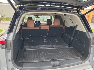 2025 Nissan Pathfinder Platinum