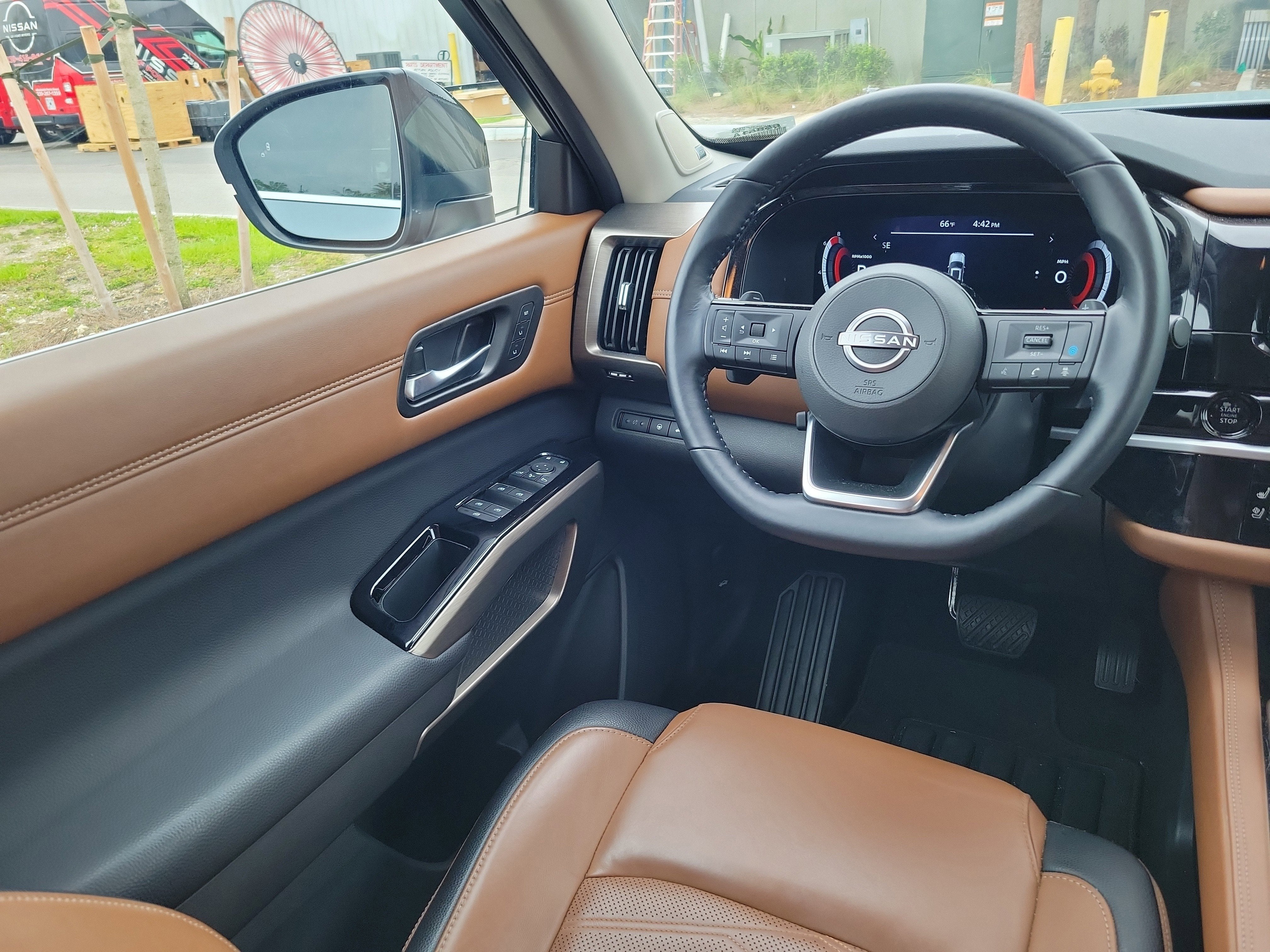 2025 Nissan Pathfinder Platinum