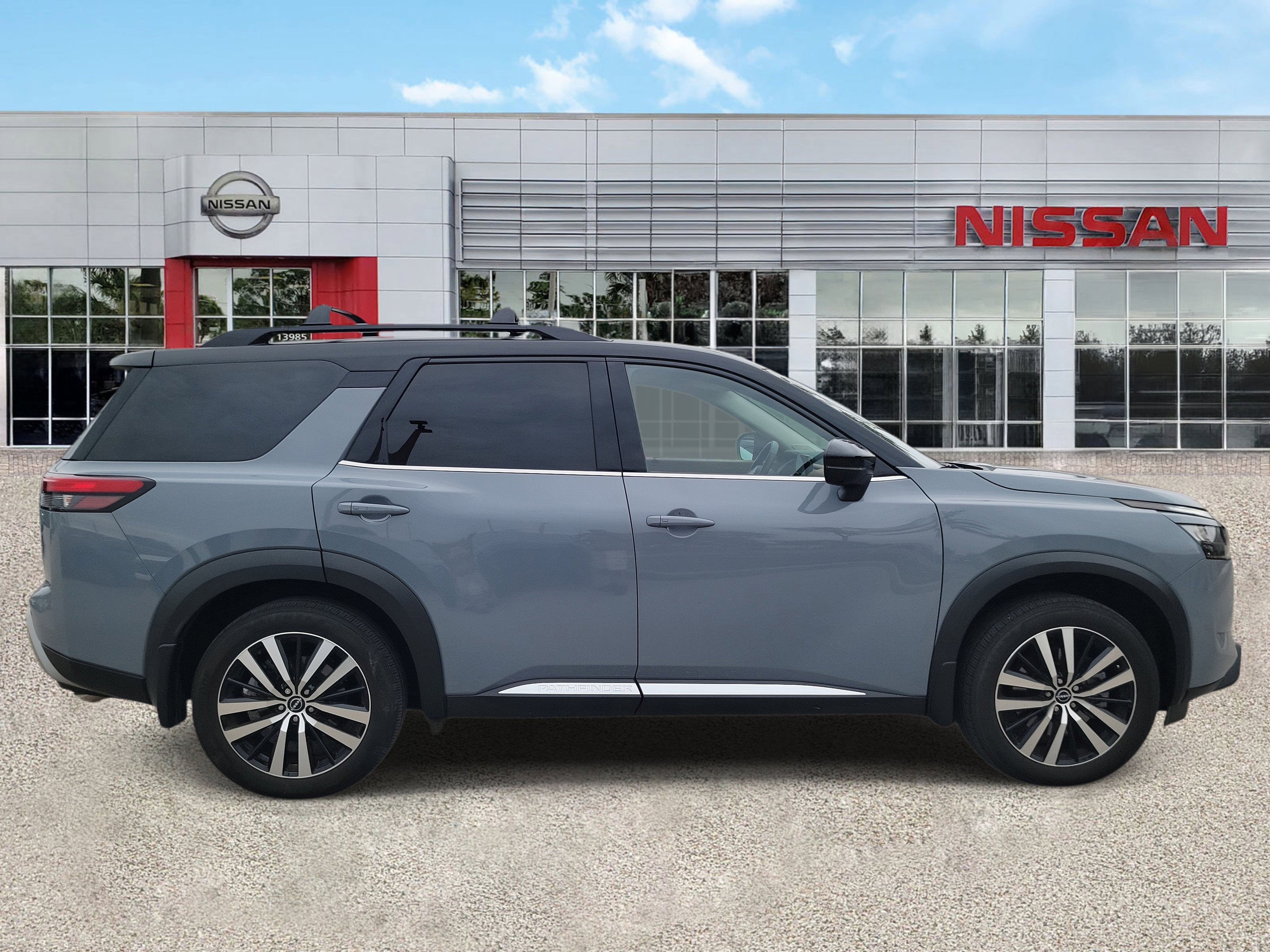 2025 Nissan Pathfinder Platinum