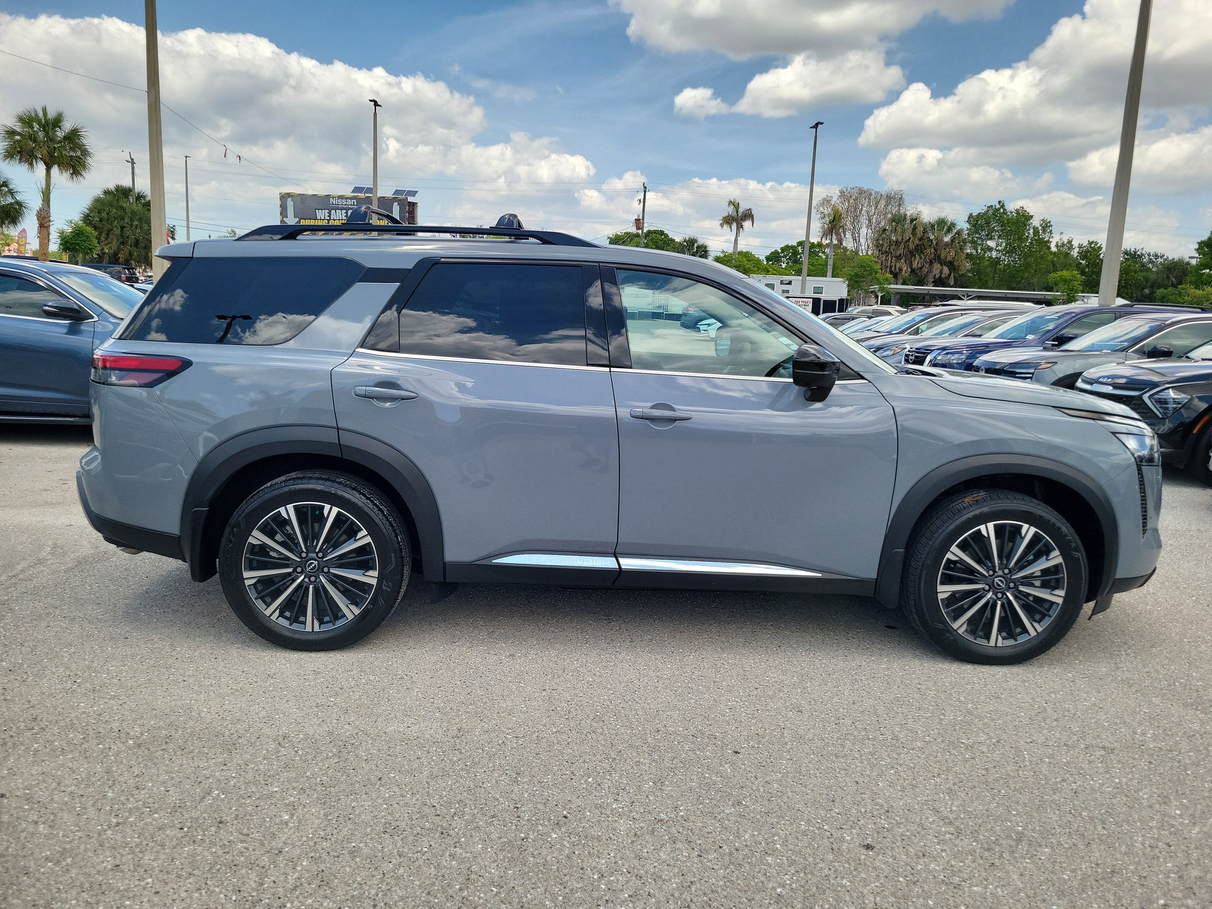 2026 Nissan Pathfinder Platinum
