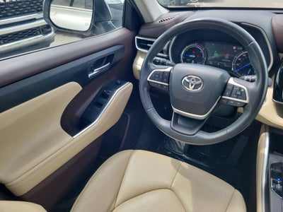2022 Toyota Highlander Hybrid XLE