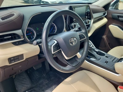 2022 Toyota Highlander Hybrid XLE