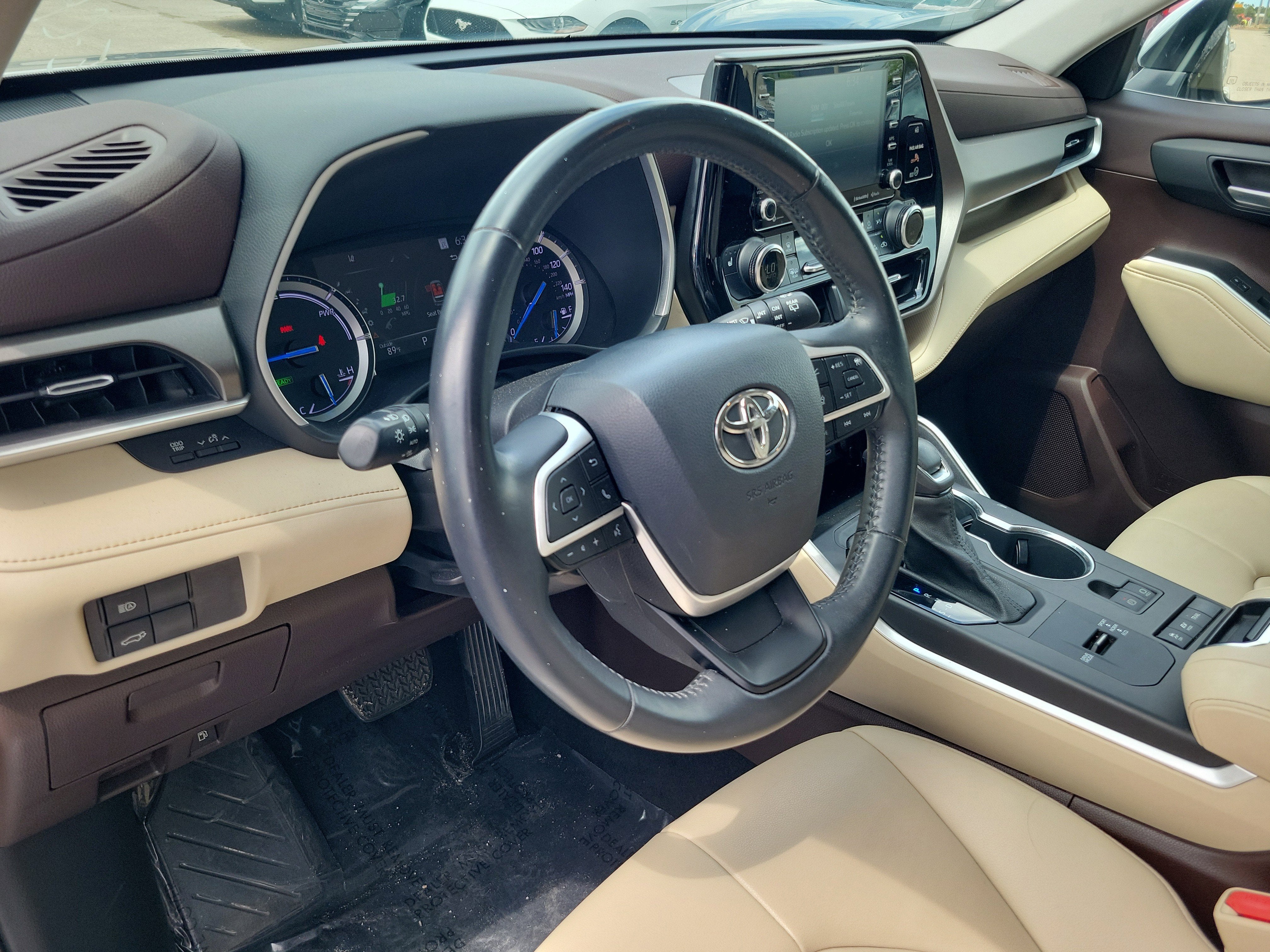 2022 Toyota Highlander Hybrid XLE