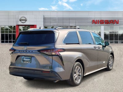 2024 Toyota Sienna XLE