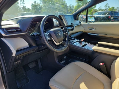 2024 Toyota Sienna XLE