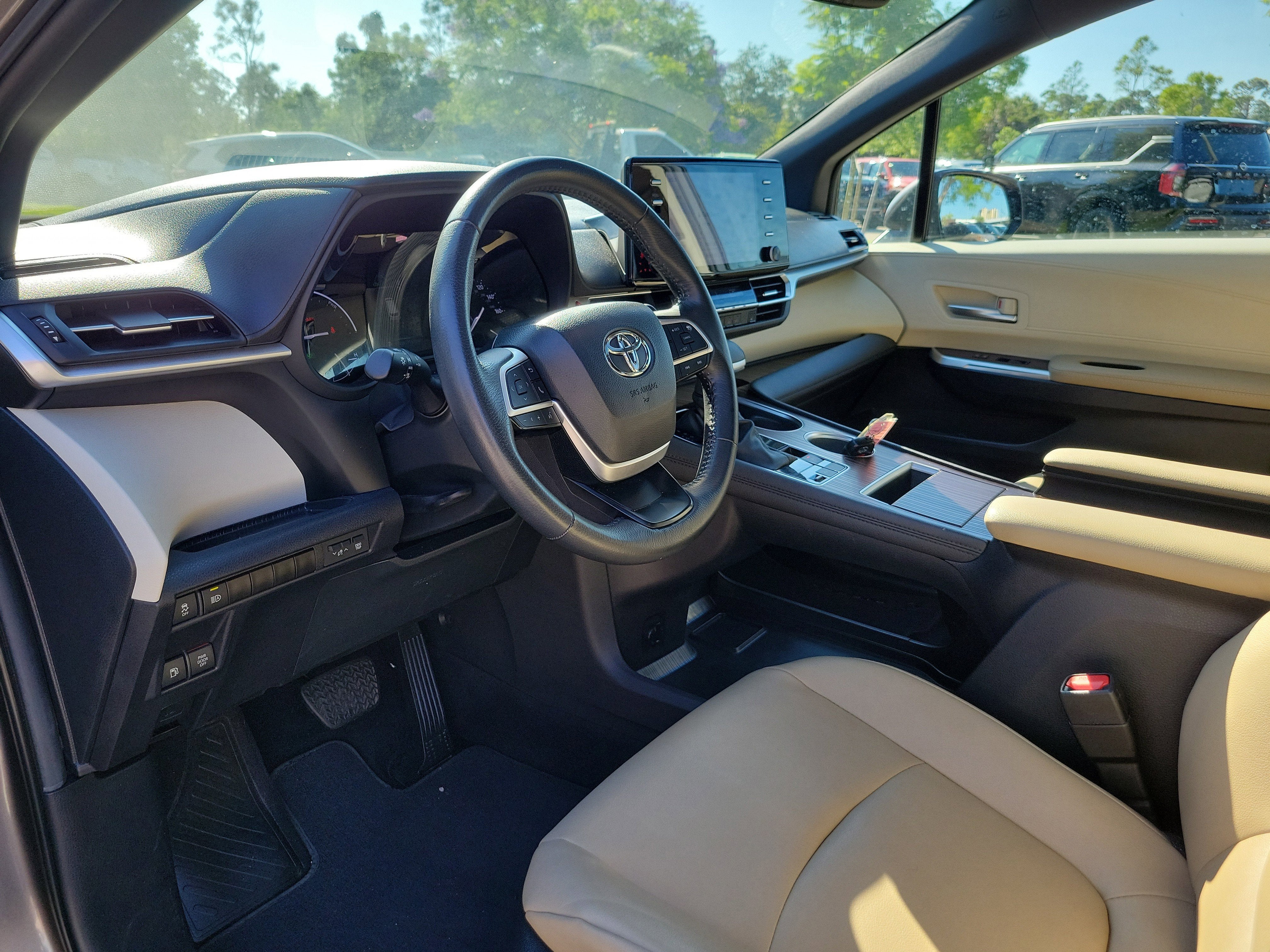 2024 Toyota Sienna XLE