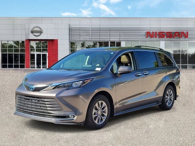 2024 Toyota Sienna XLE