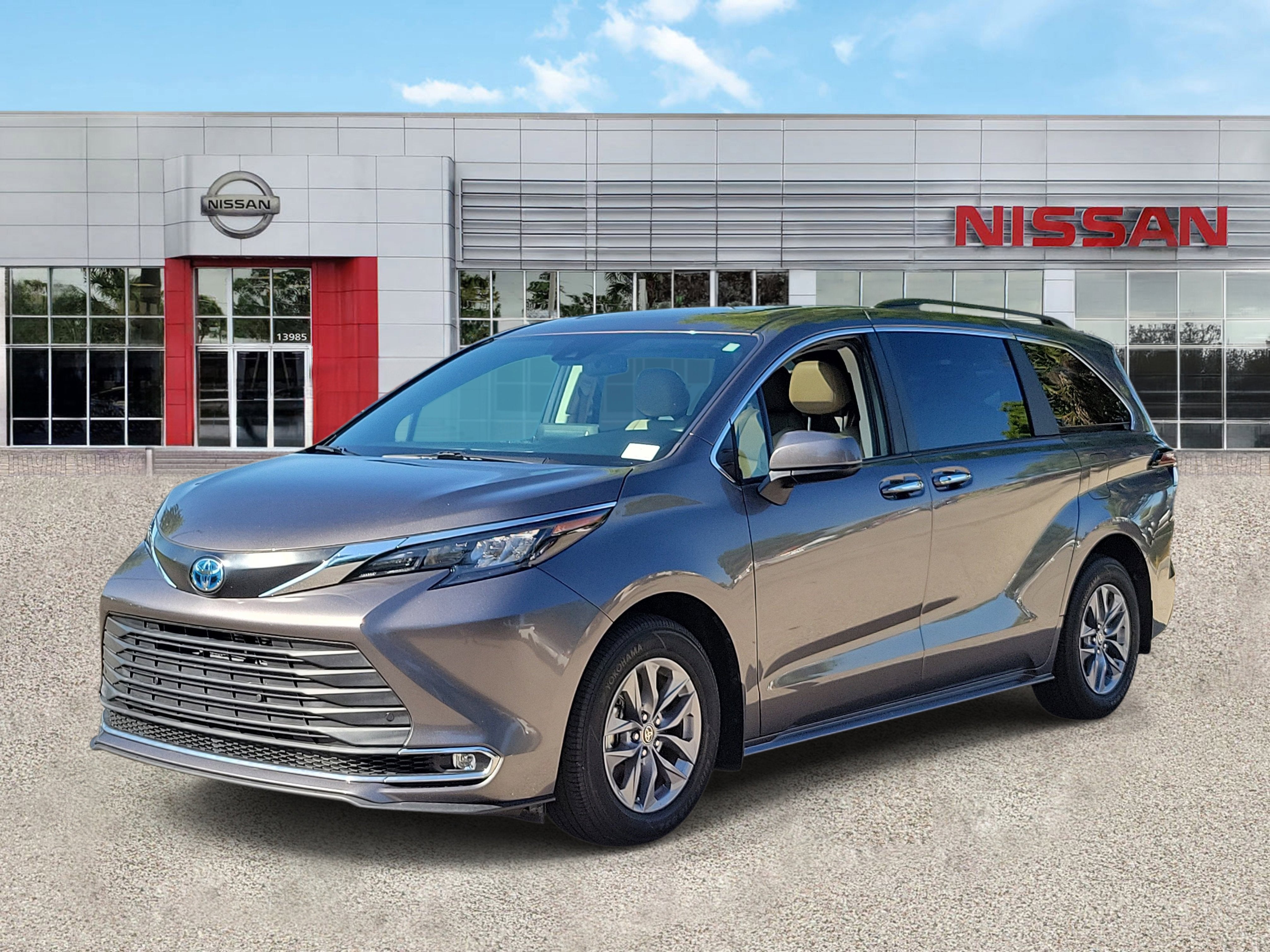 2024 Toyota Sienna XLE