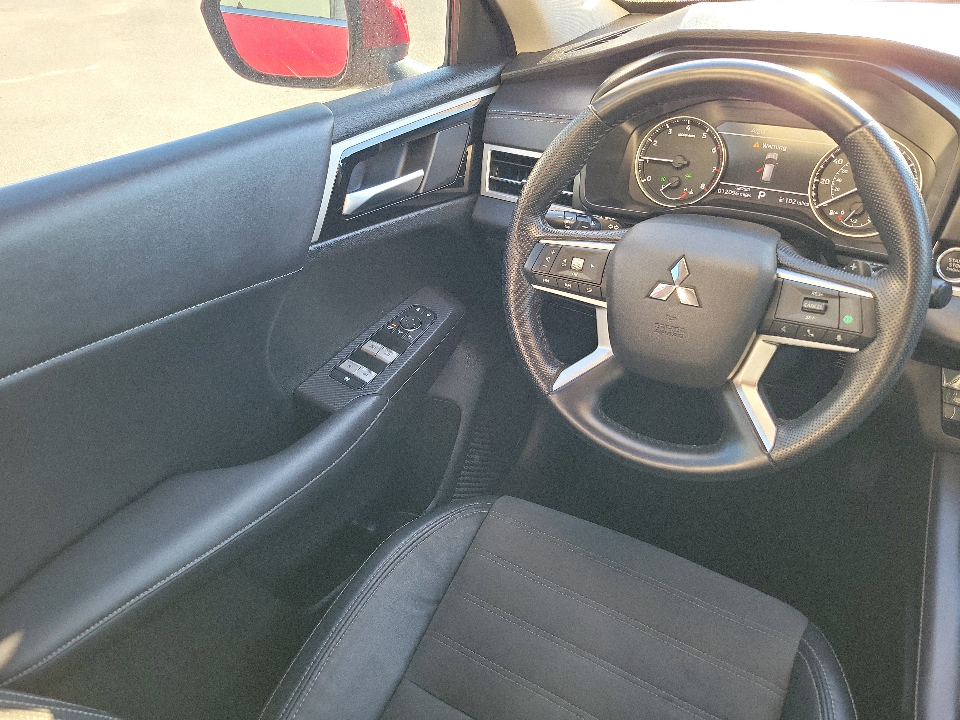 2023 Mitsubishi Outlander SE