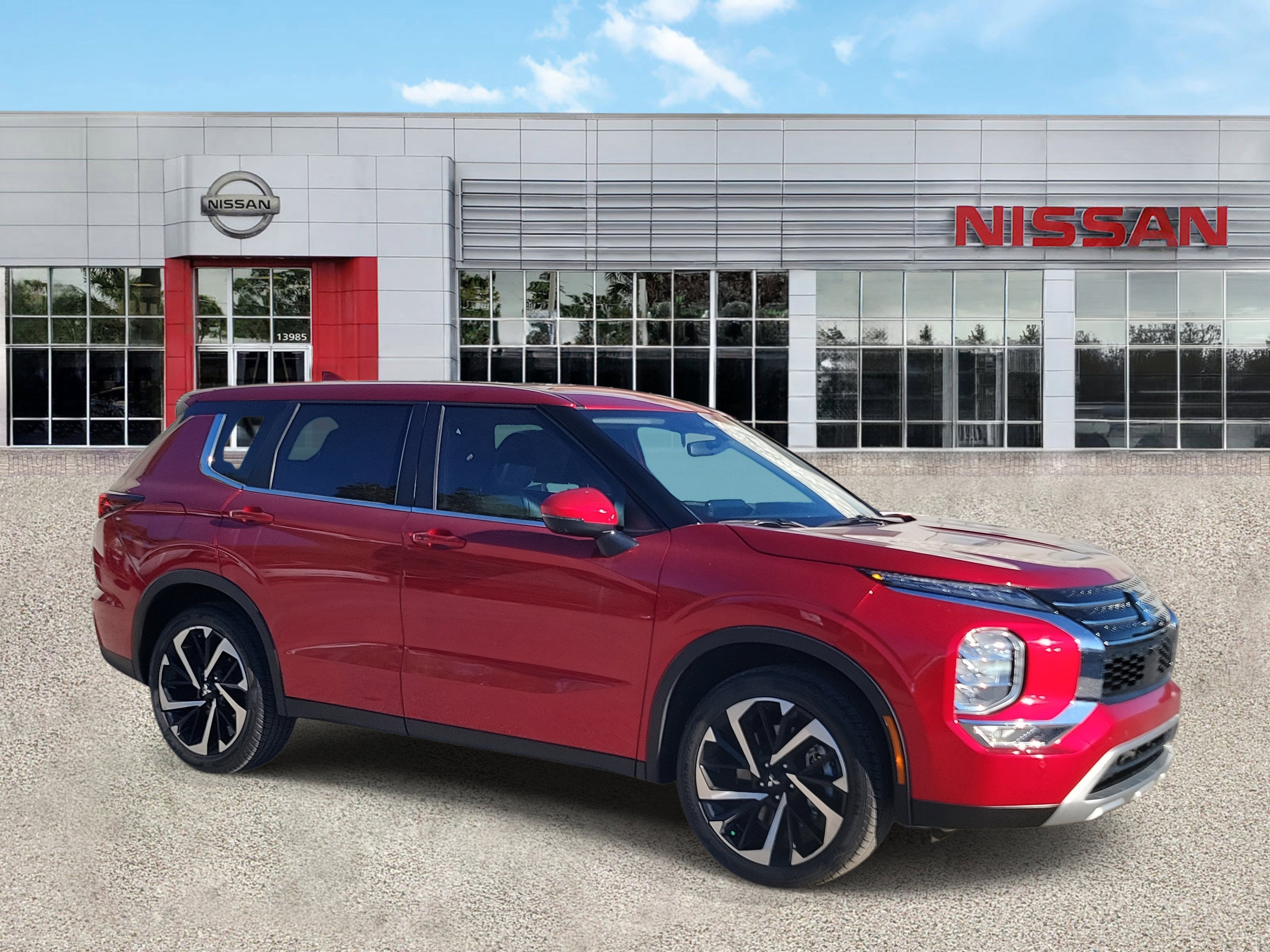 2023 Mitsubishi Outlander SE