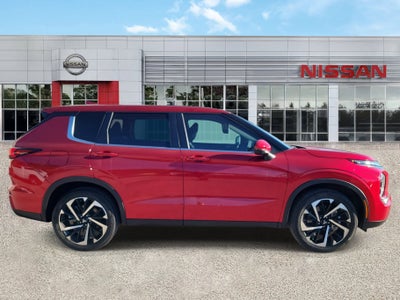 2023 Mitsubishi Outlander SE