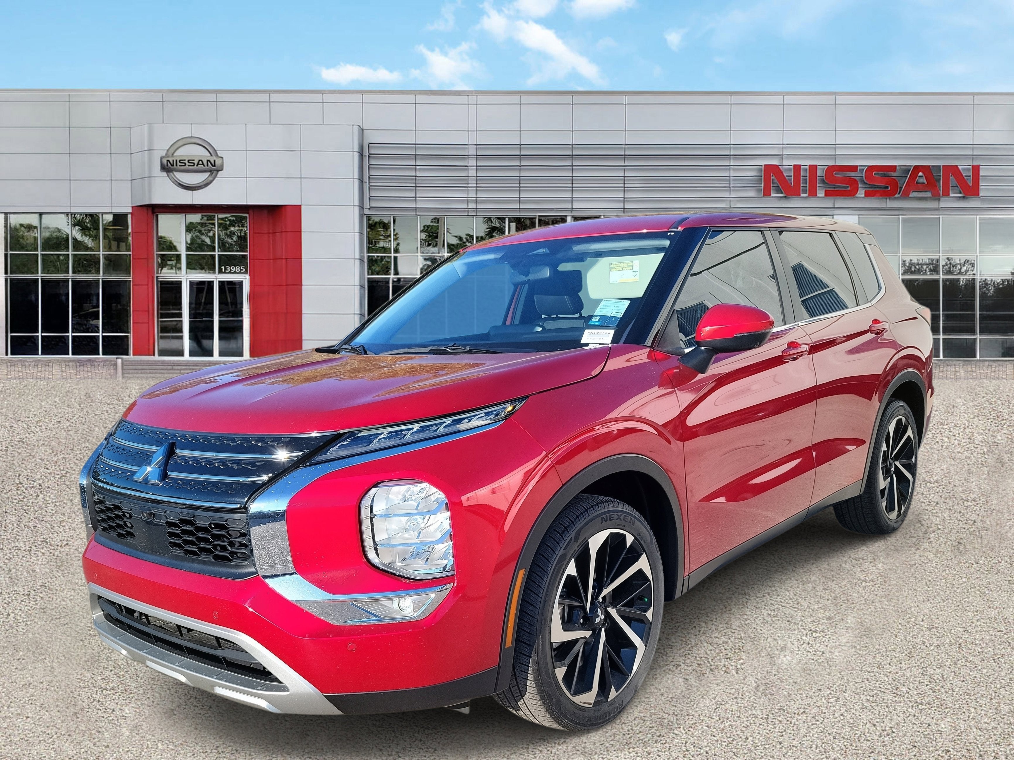 2023 Mitsubishi Outlander SE