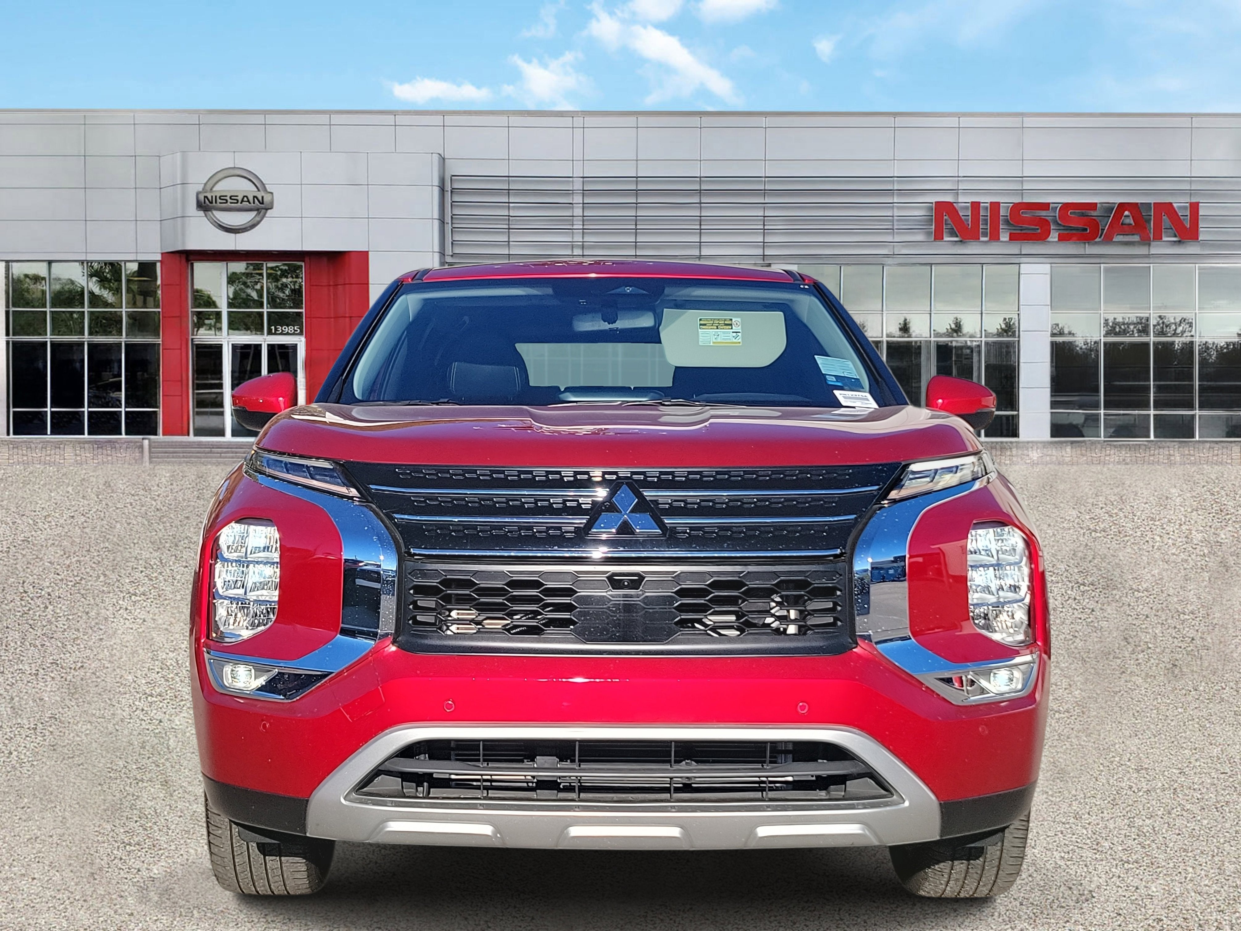 2023 Mitsubishi Outlander SE