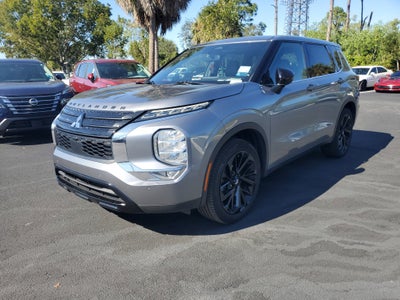 2022 Mitsubishi Outlander SE