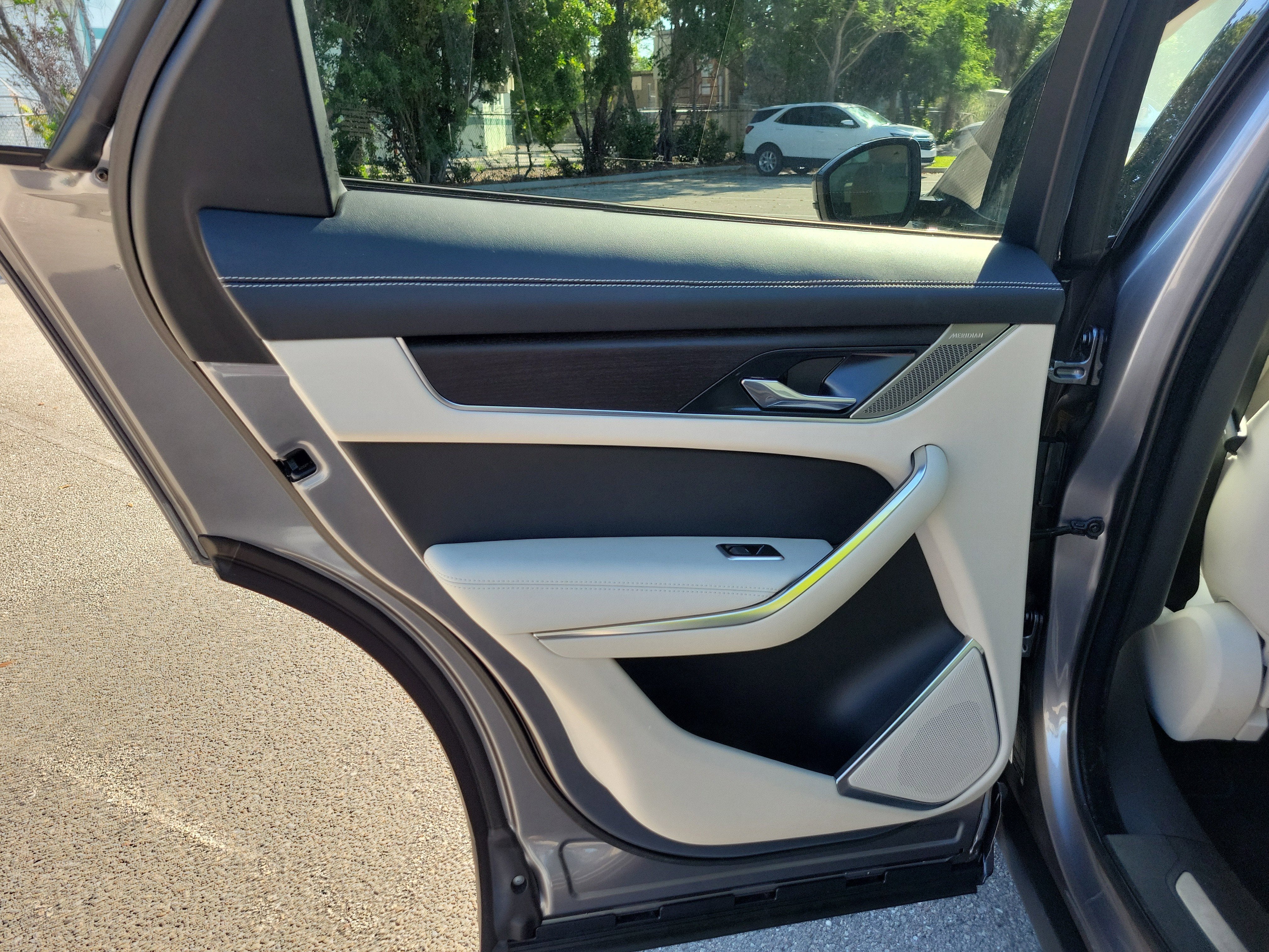 2023 Jaguar F-PACE R-Dynamic S