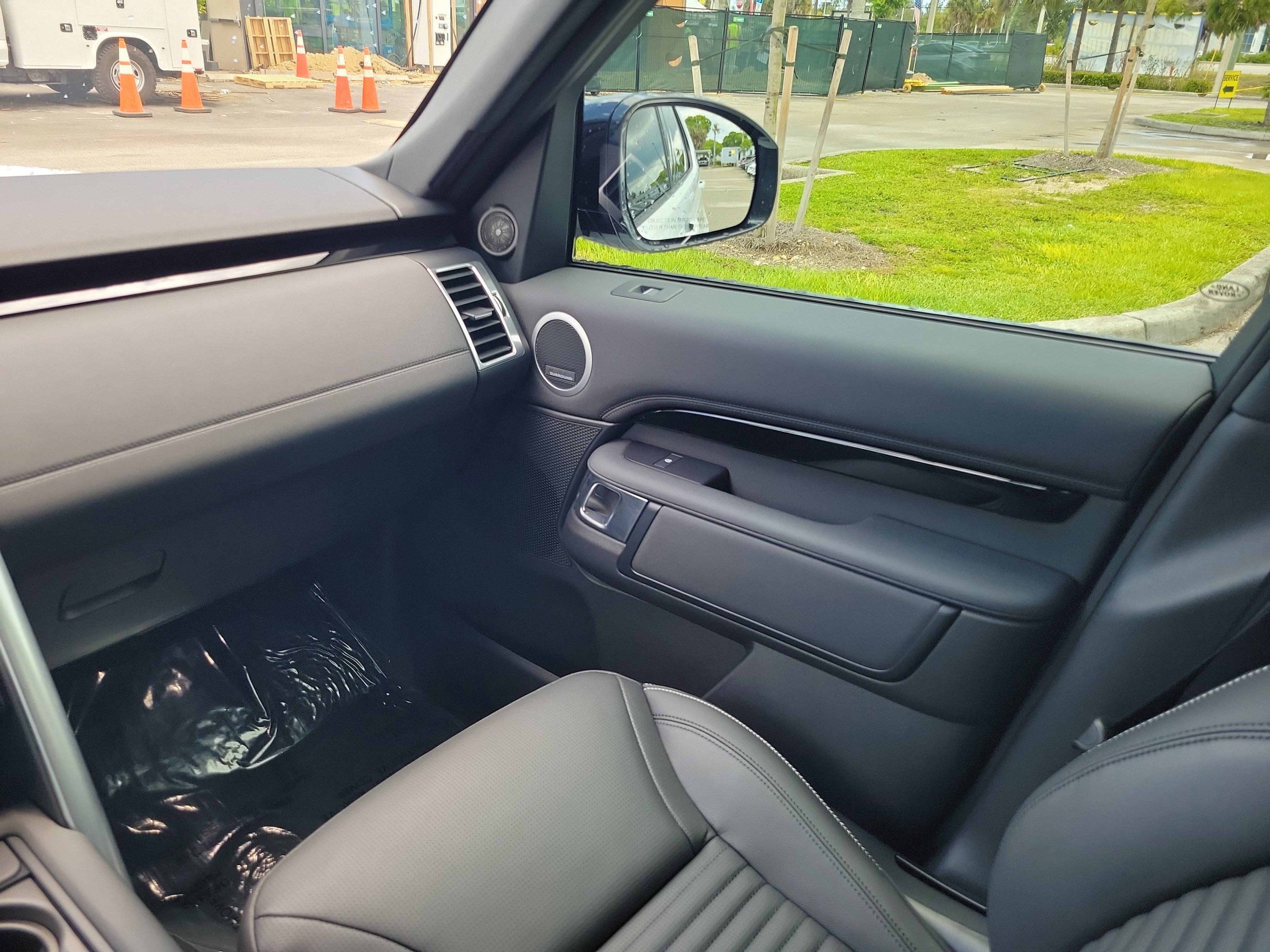 2025 Land Rover Discovery S