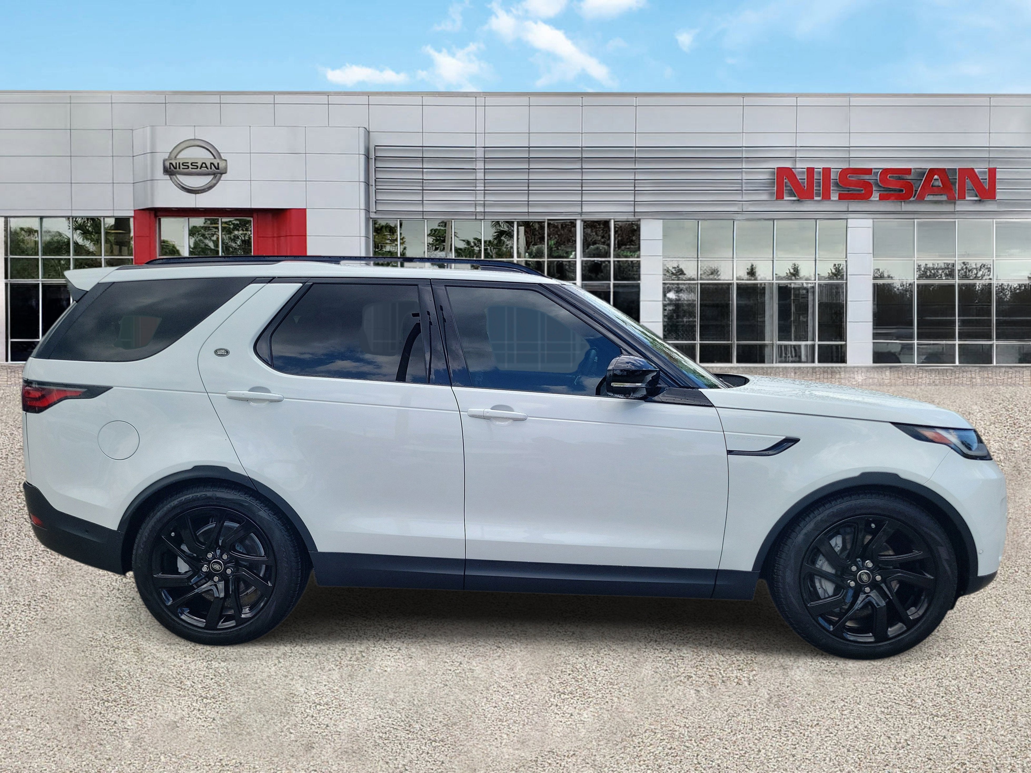 2025 Land Rover Discovery S
