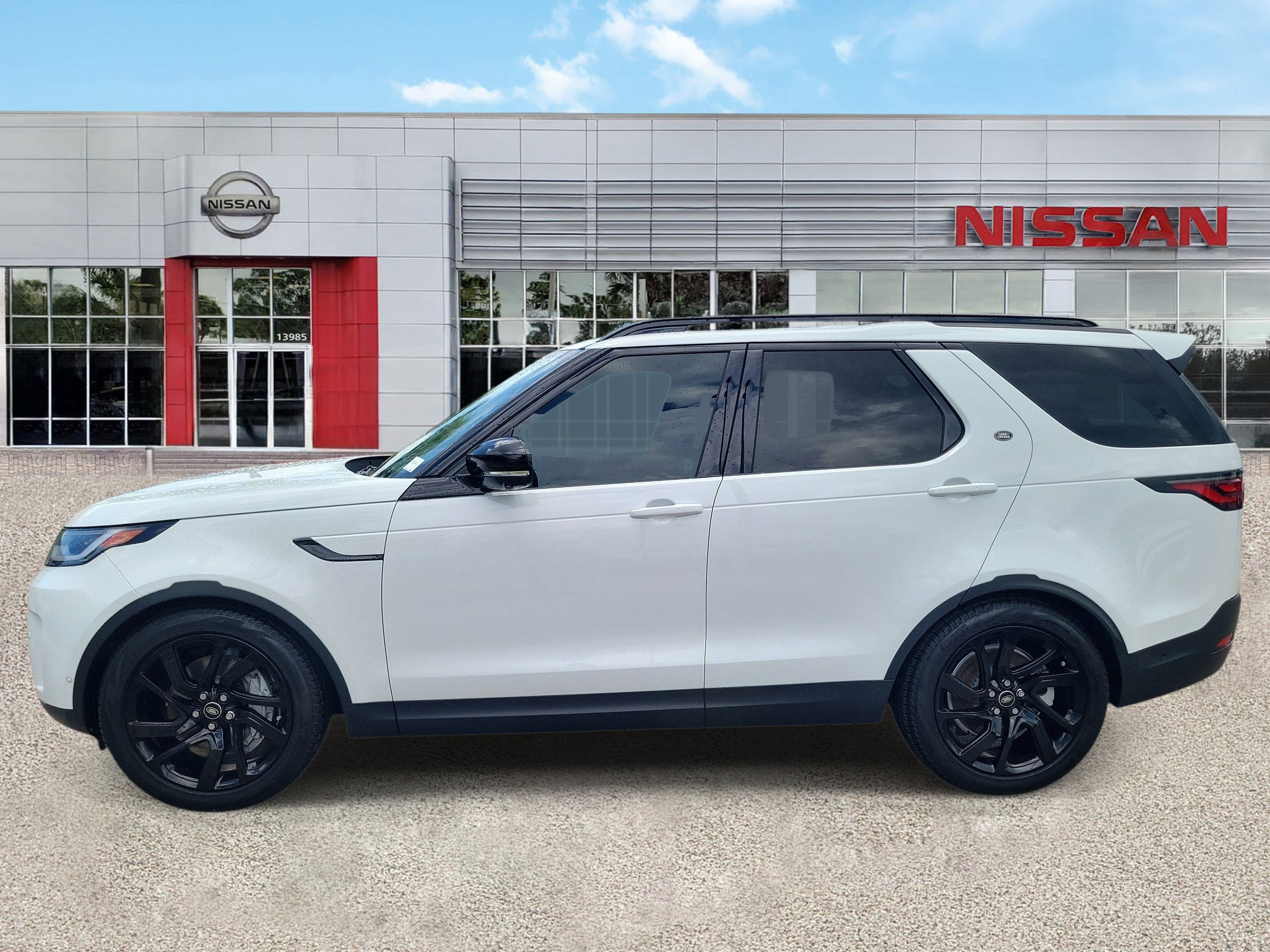2025 Land Rover Discovery S