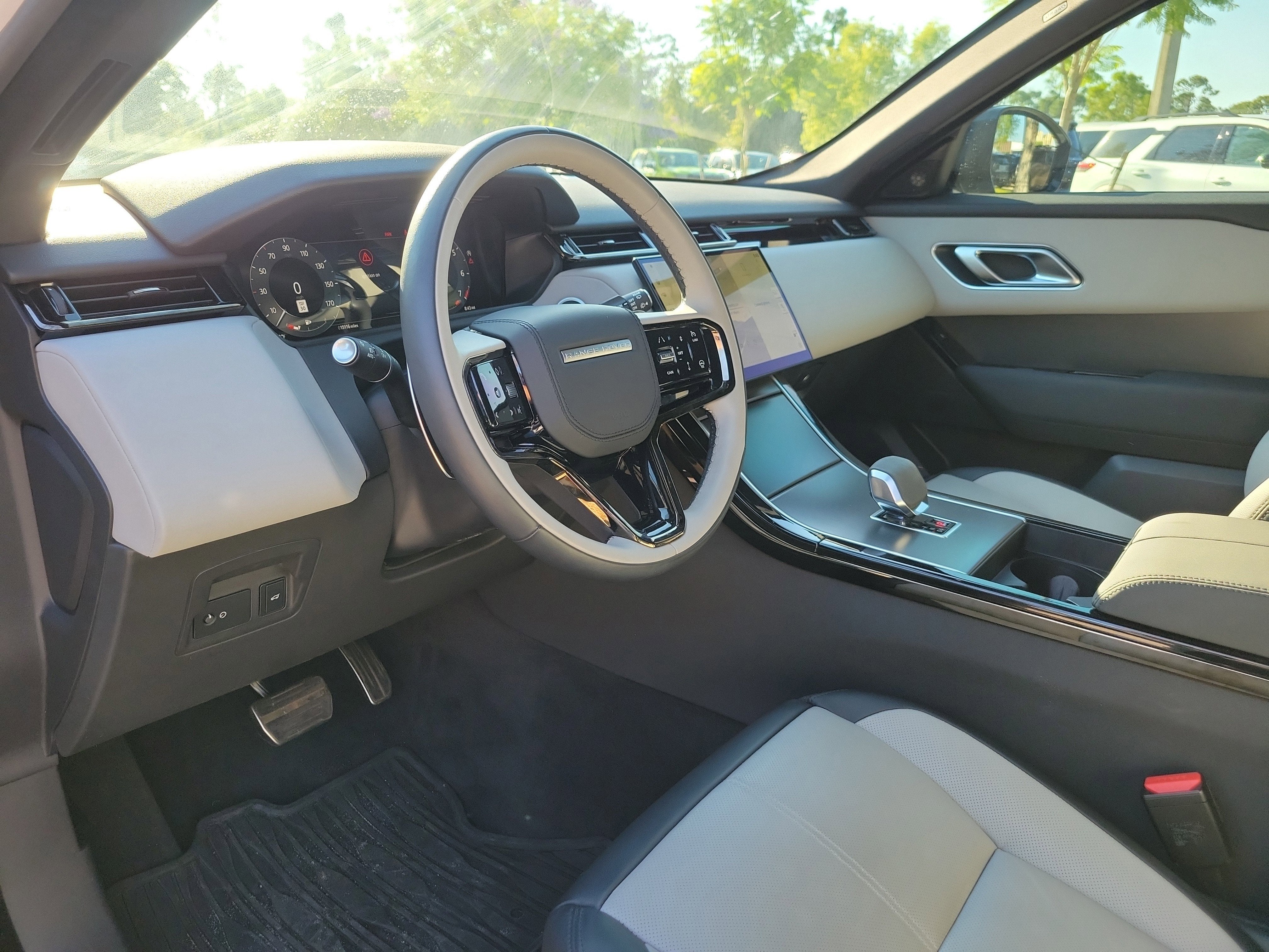 2024 Land Rover Range Rover Velar Dynamic SE