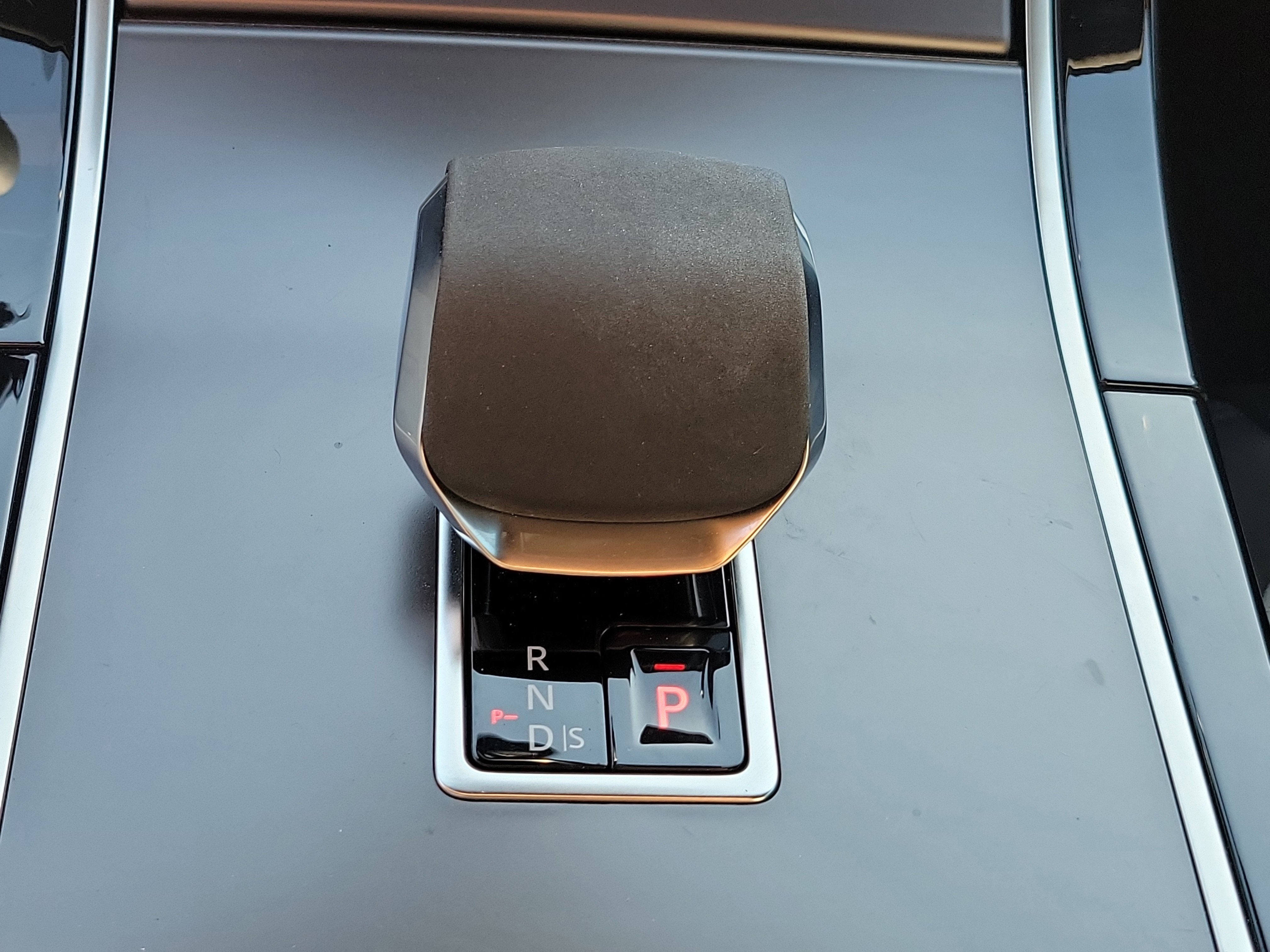 2024 Land Rover Range Rover Velar Dynamic SE