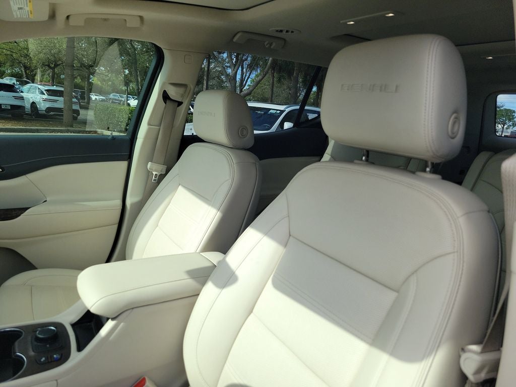 2022 GMC Acadia Denali