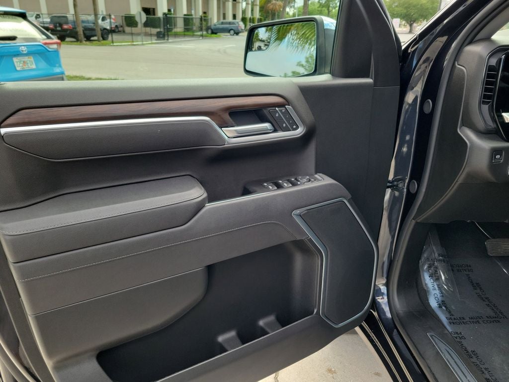 2026 GMC Sierra SLT