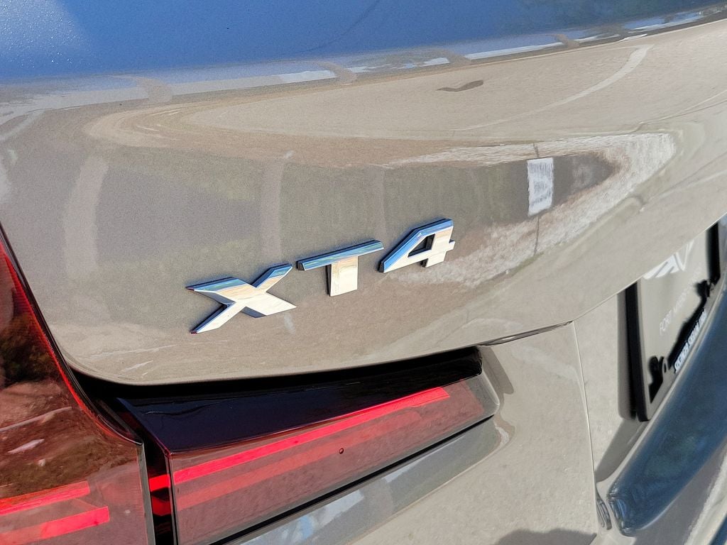 2023 Cadillac XT4 FWD Luxury
