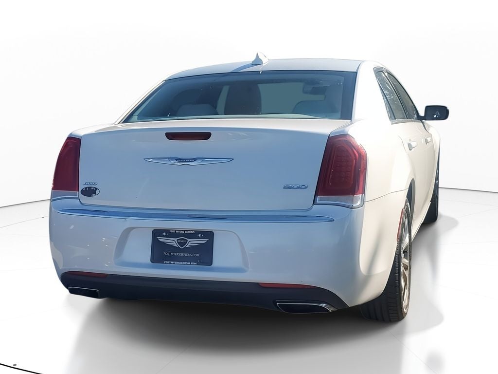2016 Chrysler 300 Limited